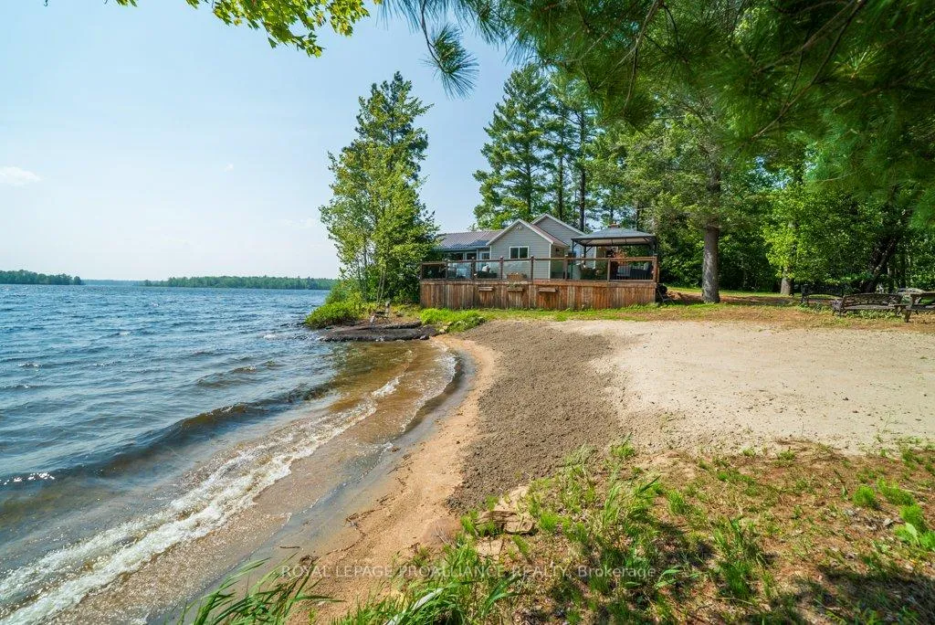 Front of 601B Hughes Landing Road