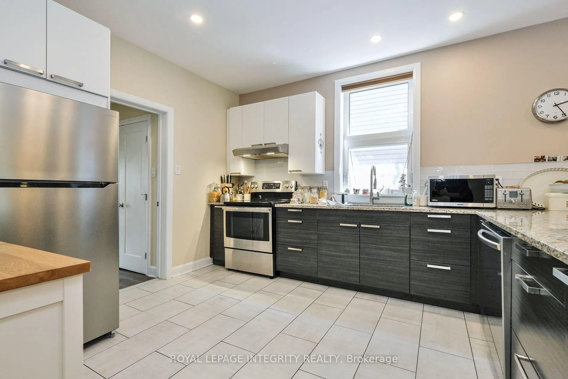 Photo 4 of 93 Hamilton Avenue N, Ottawa, Ottawa West — HOMEH