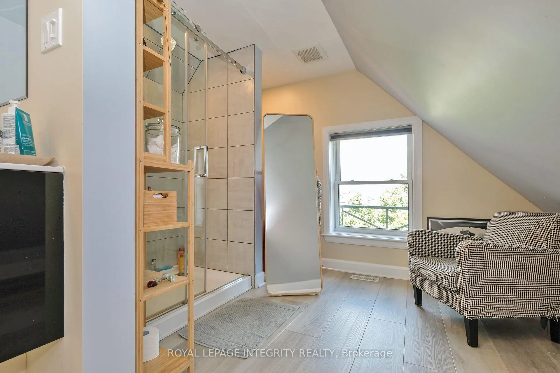 Photo 9 of 93 Hamilton Avenue N, Ottawa, Ottawa West — HOMEH