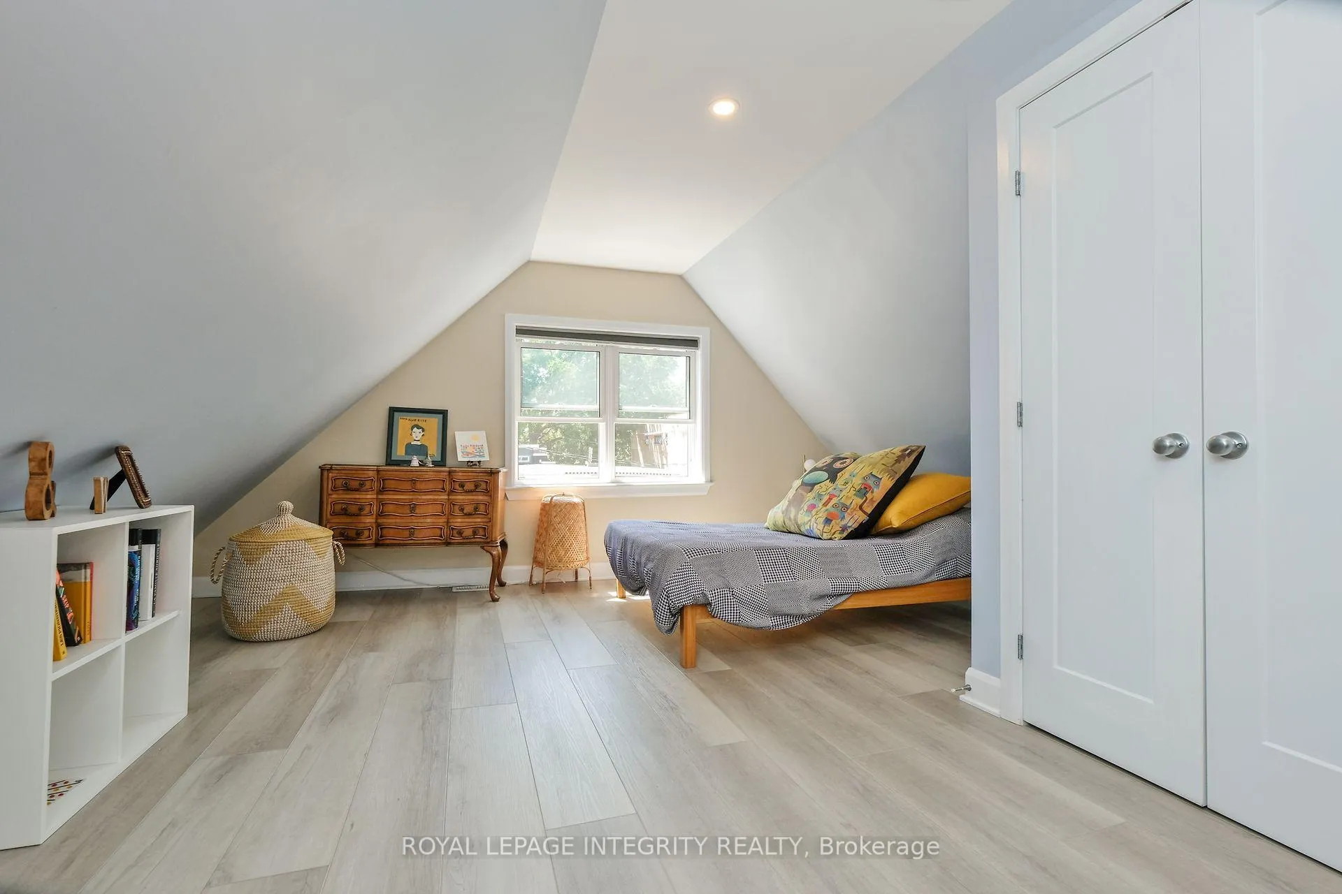 Photo 11 of 93 Hamilton Avenue N, Ottawa, Ottawa West — HOMEH