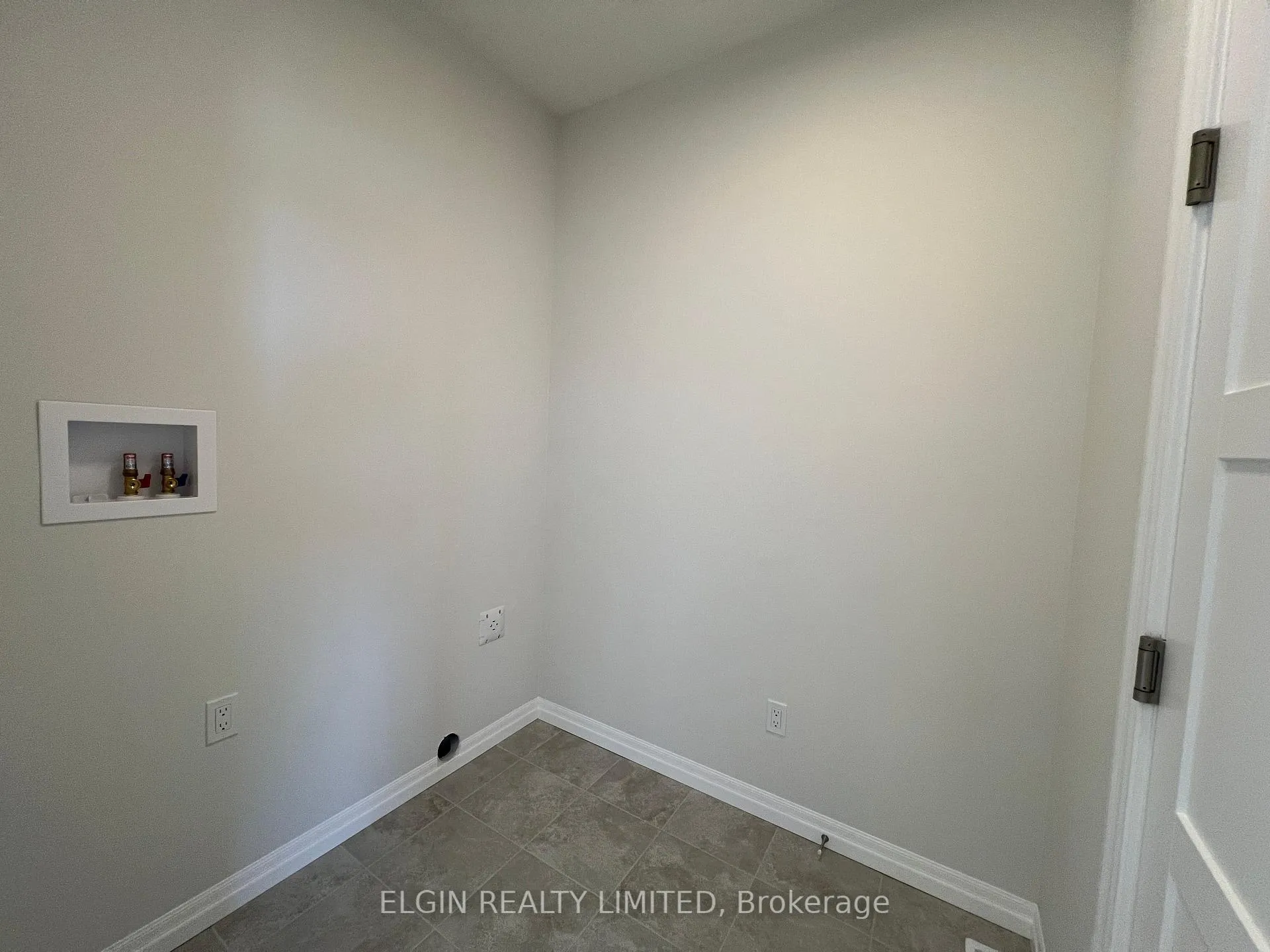 Photo 4 of 45 Hemlock Crescent, Aylmer — HOMEH