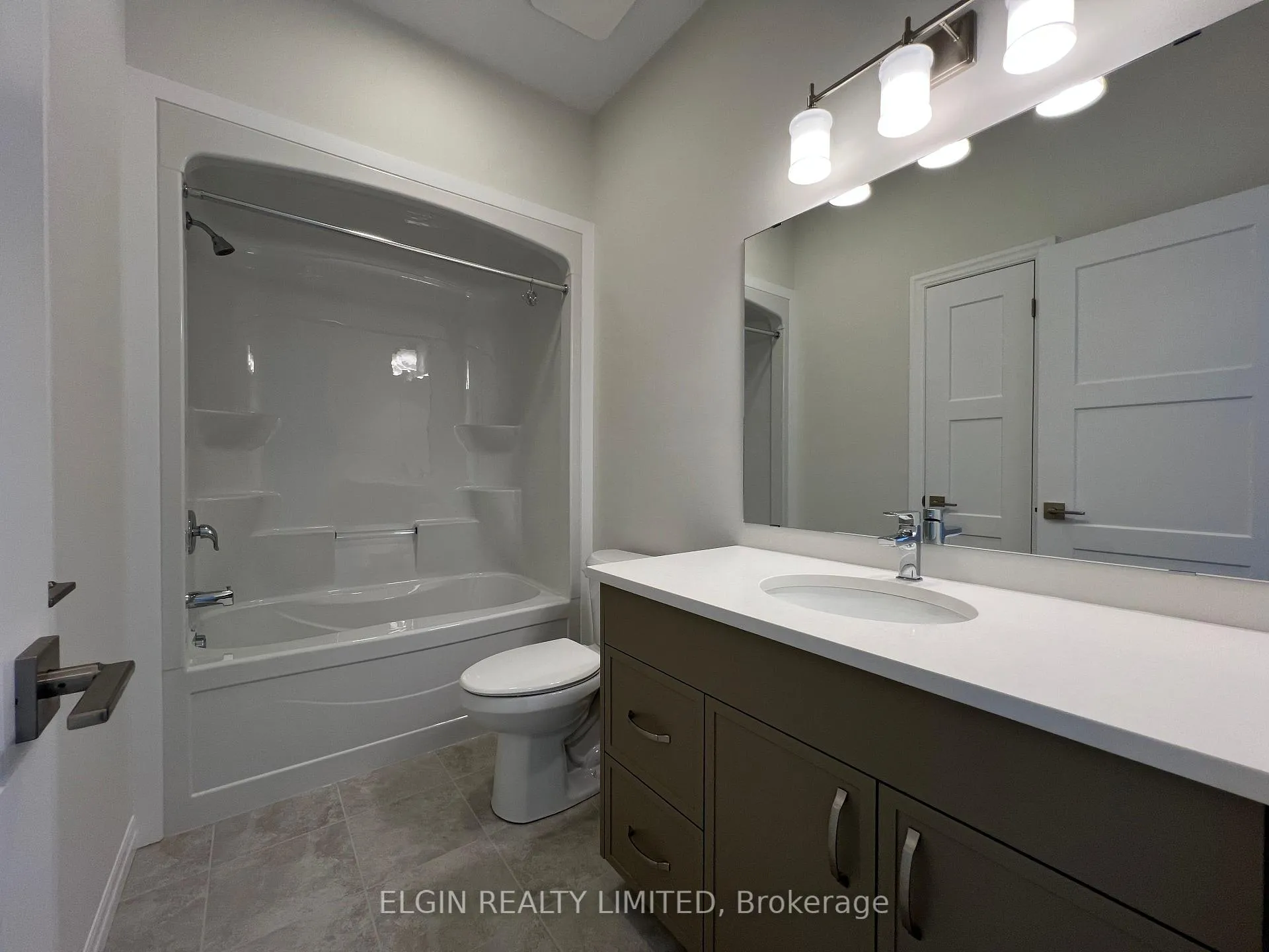 Photo 5 of 45 Hemlock Crescent, Aylmer — HOMEH