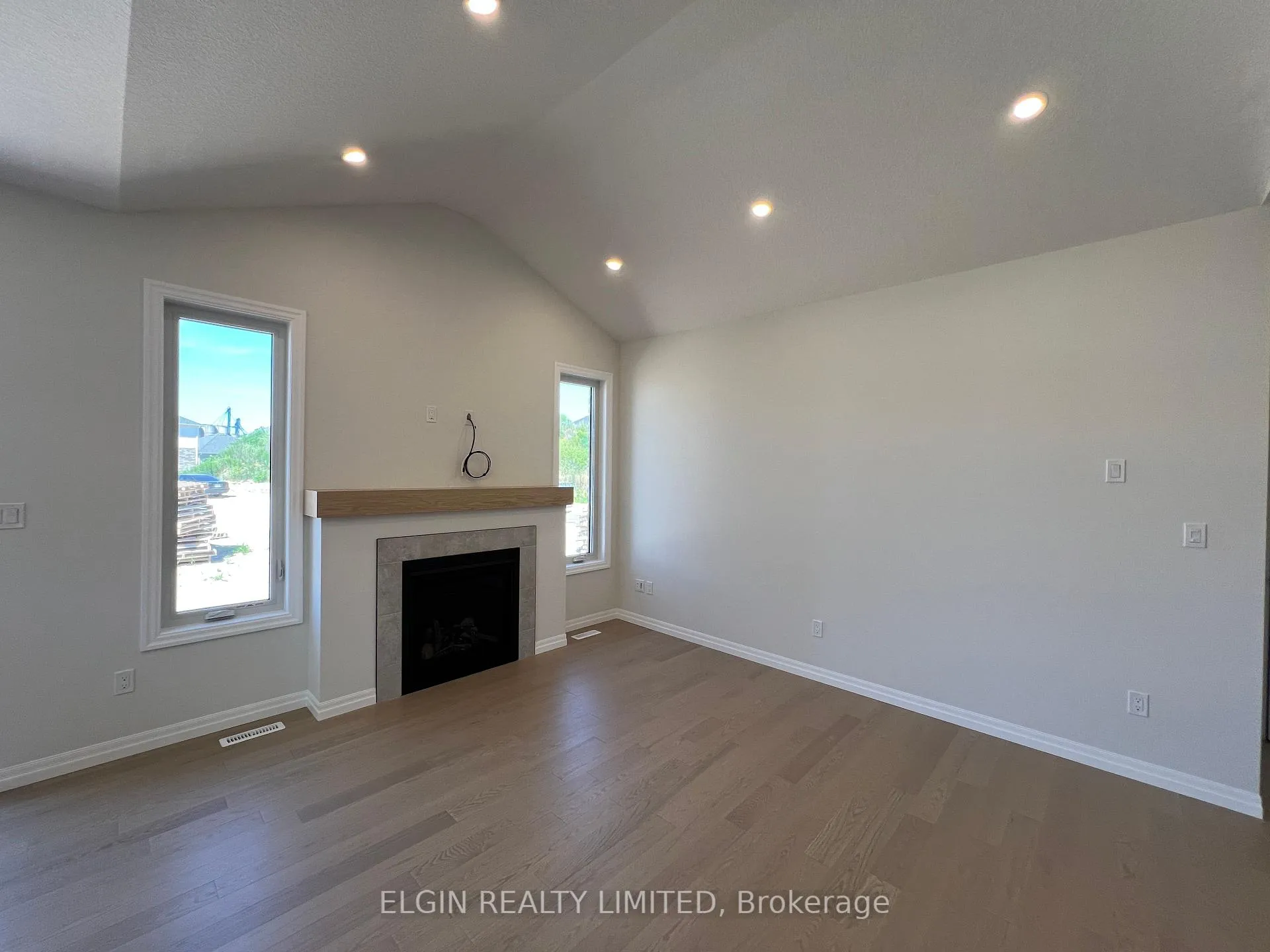Photo 12 of 45 Hemlock Crescent, Aylmer — HOMEH