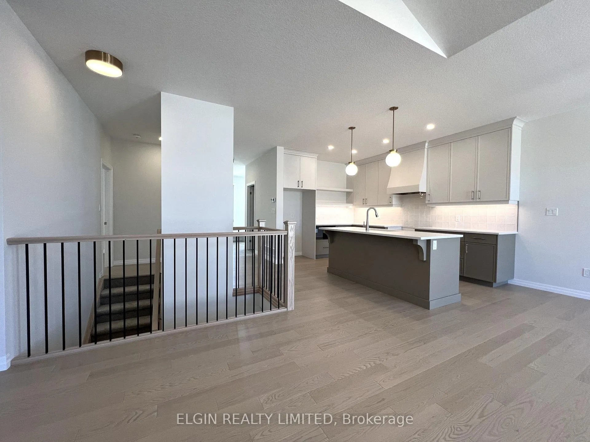 Photo 14 of 45 Hemlock Crescent, Aylmer — HOMEH