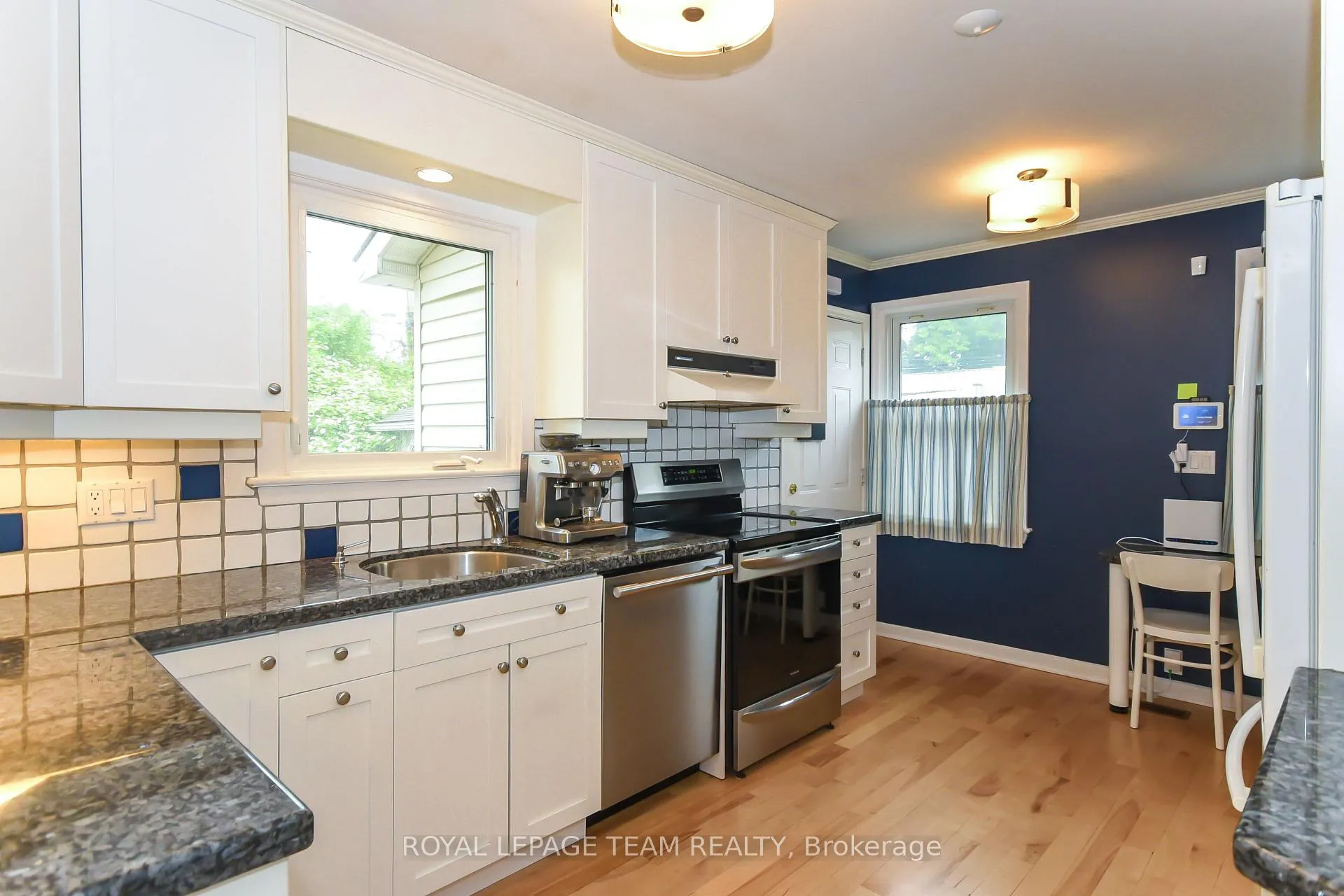 Photo 207 of 1613 Digby Street, Ottawa, Riverview Park — HOMEH
