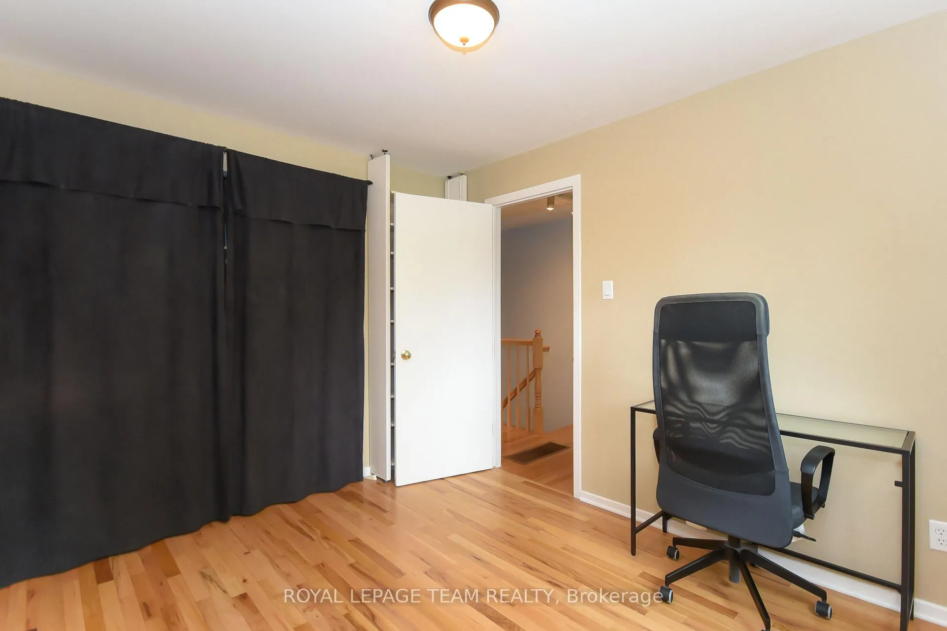 Photo 318 of 1613 Digby Street, Ottawa, Riverview Park — HOMEH