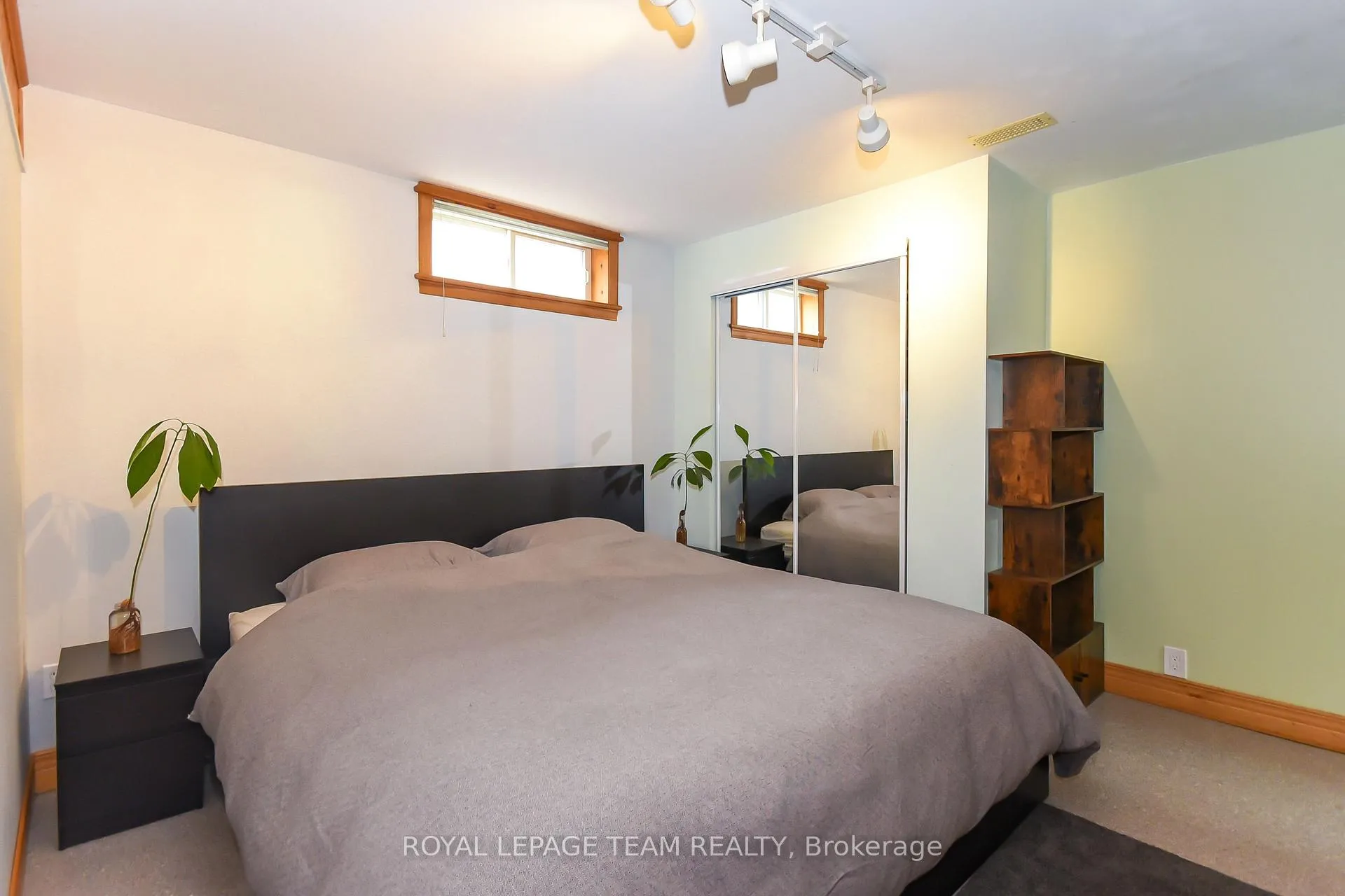 Photo 367 of 1613 Digby Street, Ottawa, Riverview Park — HOMEH