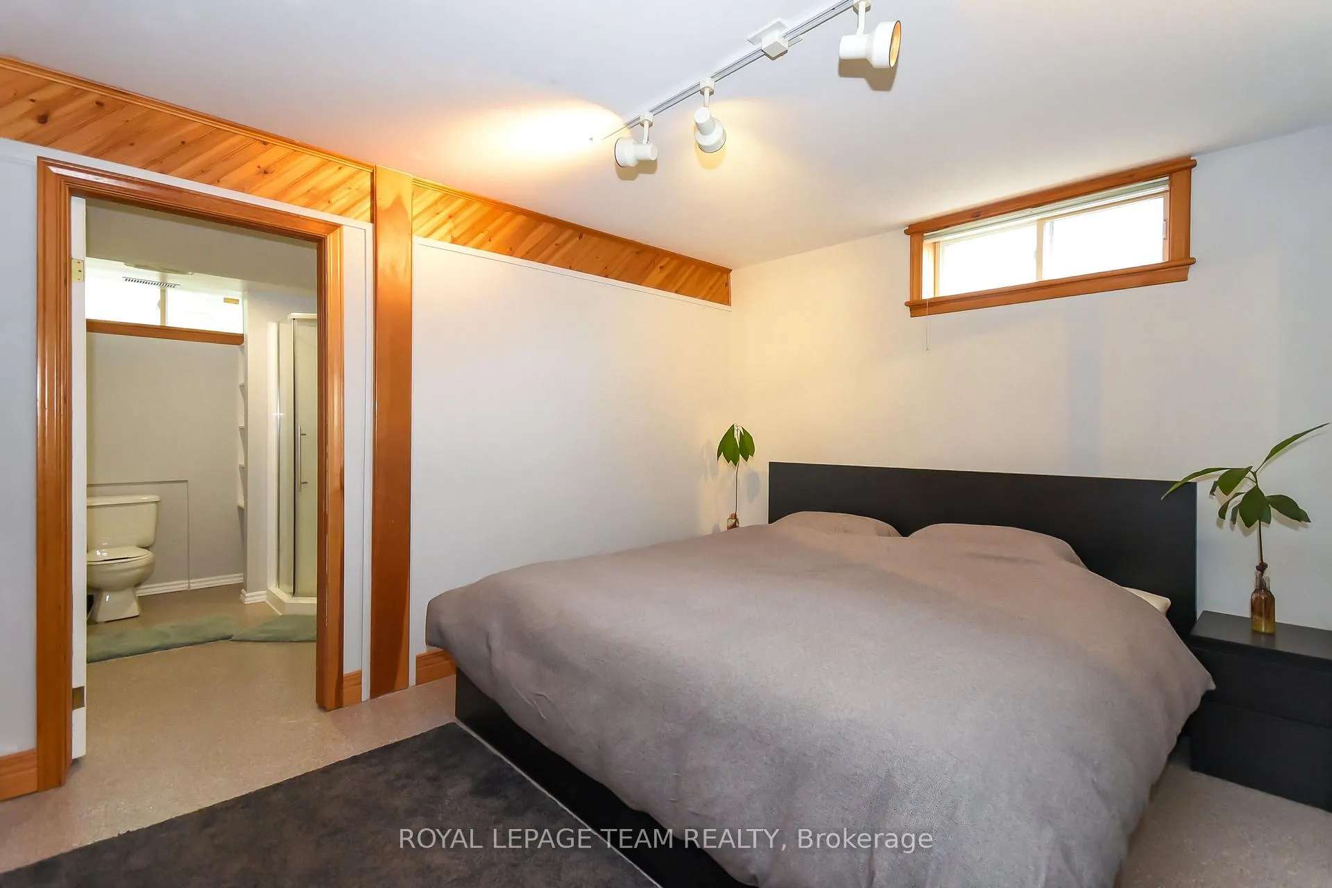 Photo 383 of 1613 Digby Street, Ottawa, Riverview Park — HOMEH