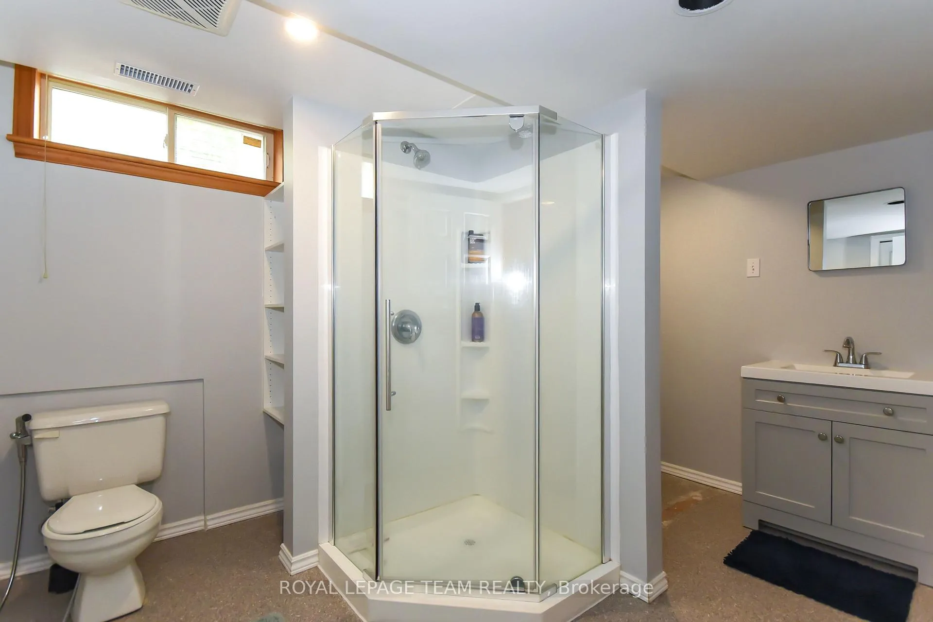 Photo 398 of 1613 Digby Street, Ottawa, Riverview Park — HOMEH
