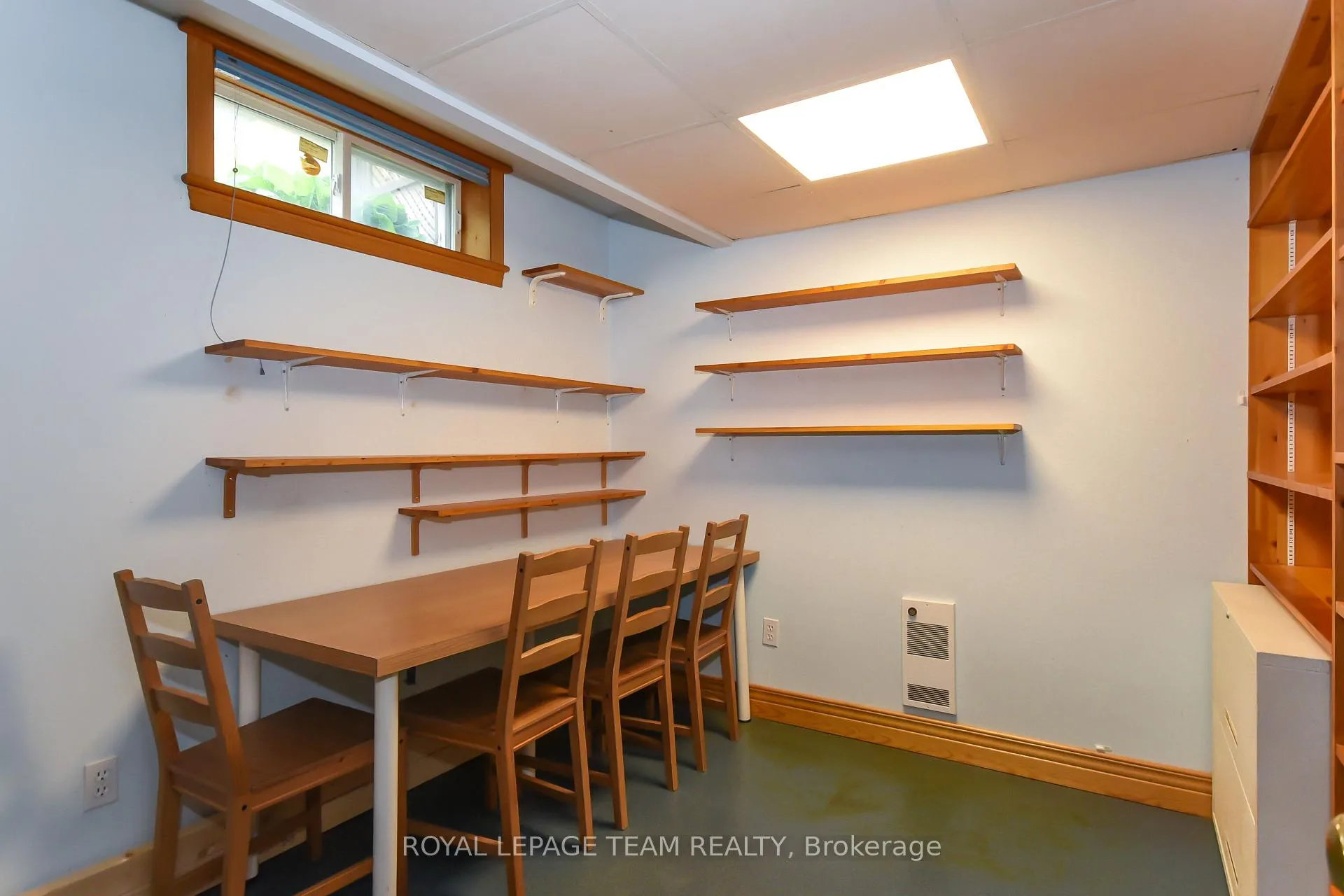 Photo 413 of 1613 Digby Street, Ottawa, Riverview Park — HOMEH