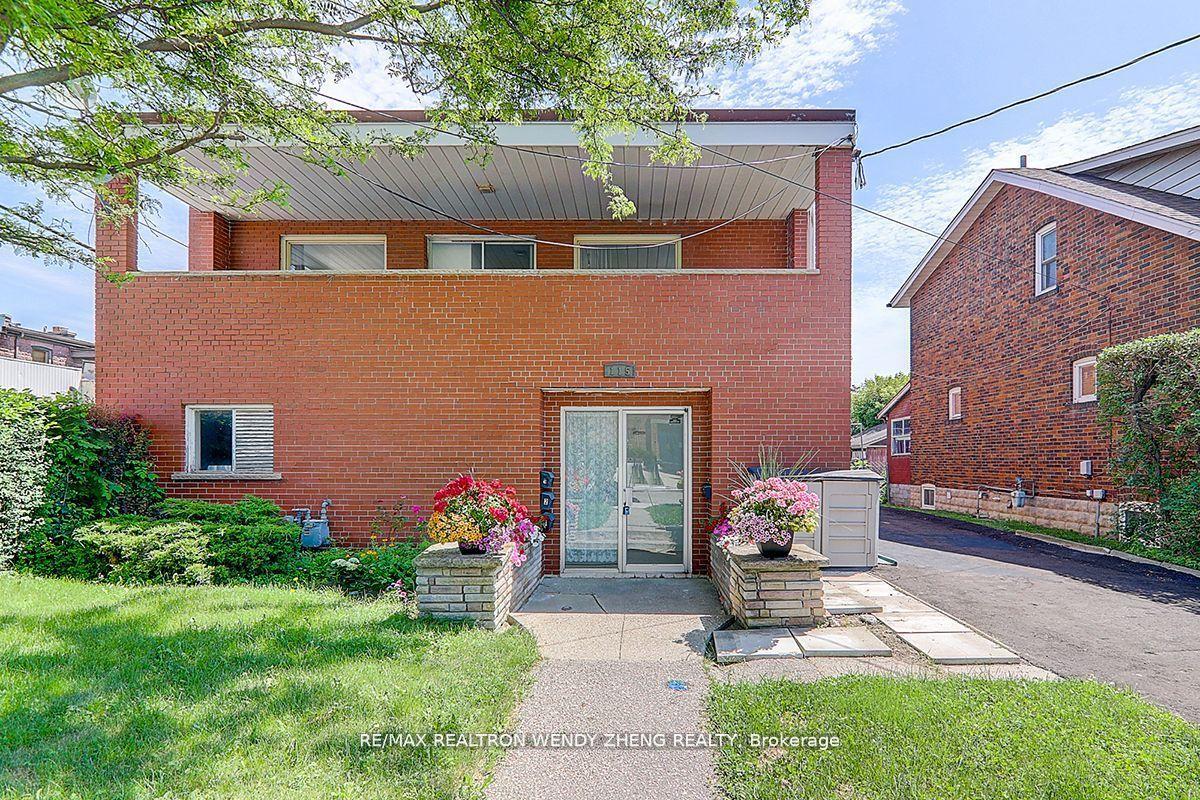 Photo 2 of 115 Tenth Street, Etobicoke, New Toronto — HOMEH