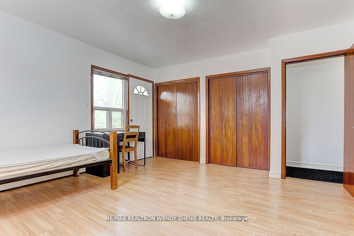 Photo 14 of 115 Tenth Street, Etobicoke, New Toronto — HOMEH