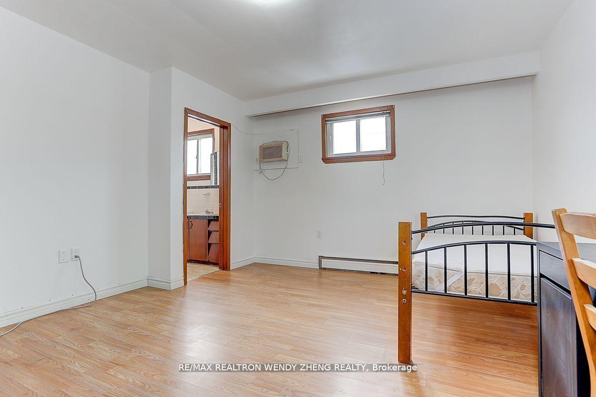 Photo 15 of 115 Tenth Street, Etobicoke, New Toronto — HOMEH