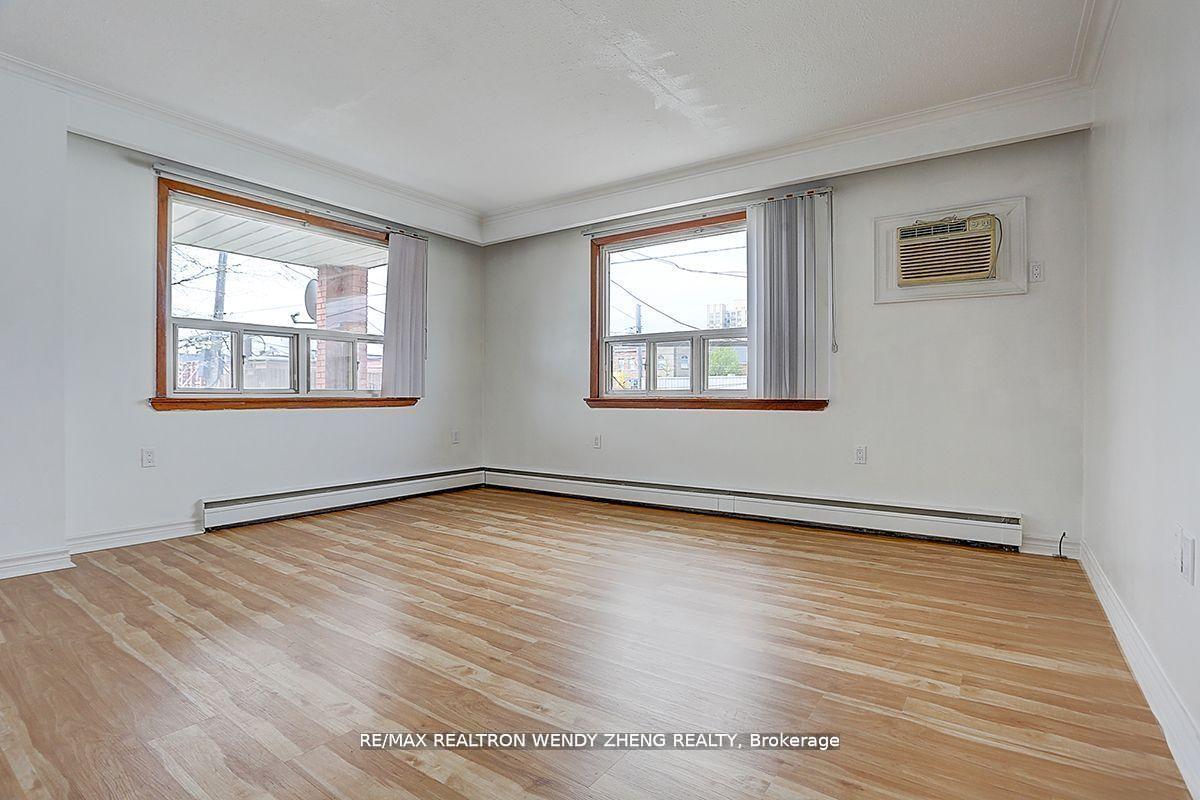 Photo 20 of 115 Tenth Street, Etobicoke, New Toronto — HOMEH