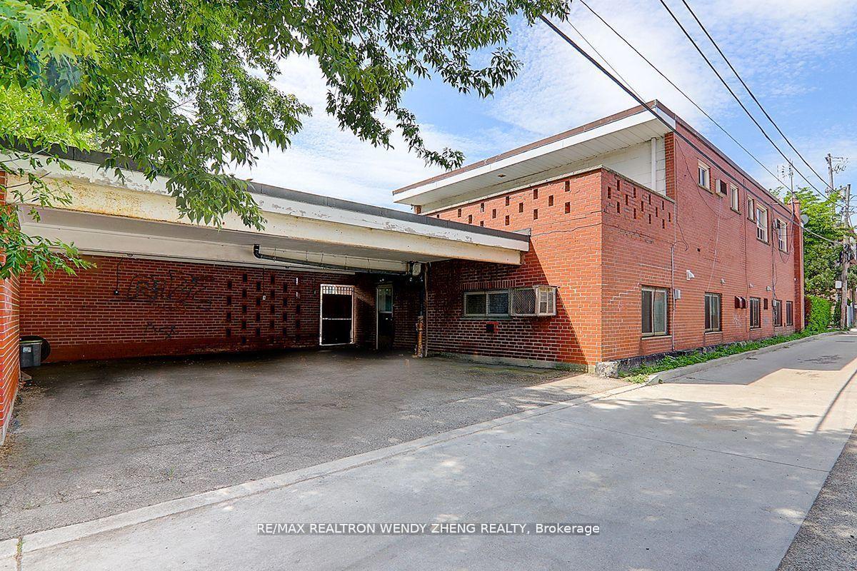 Photo 36 of 115 Tenth Street, Etobicoke, New Toronto — HOMEH