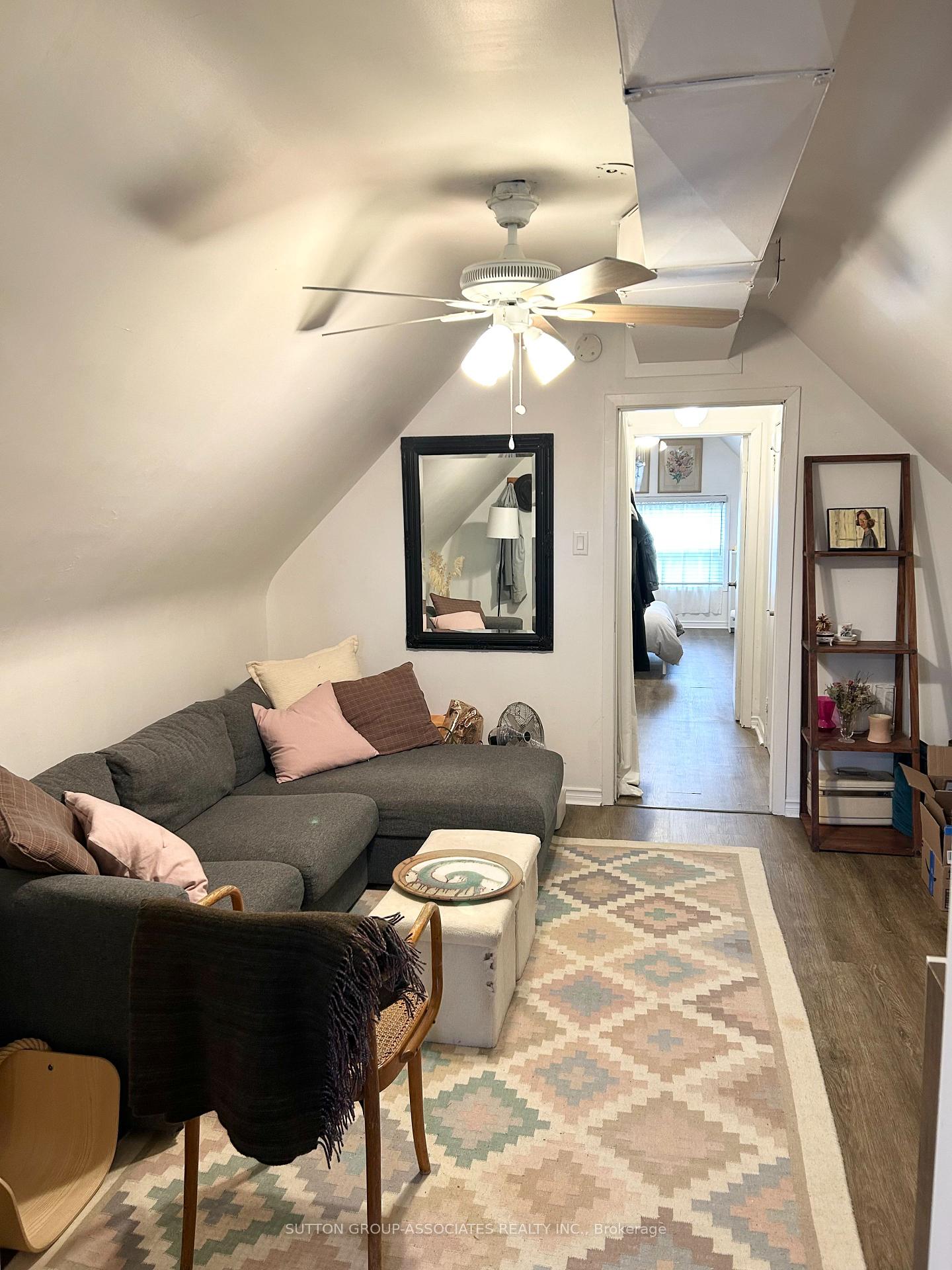 Photo 3 of Unit upper l, 21 Delaware Avenue, Toronto, Palmerston-Little Italy — HOMEH