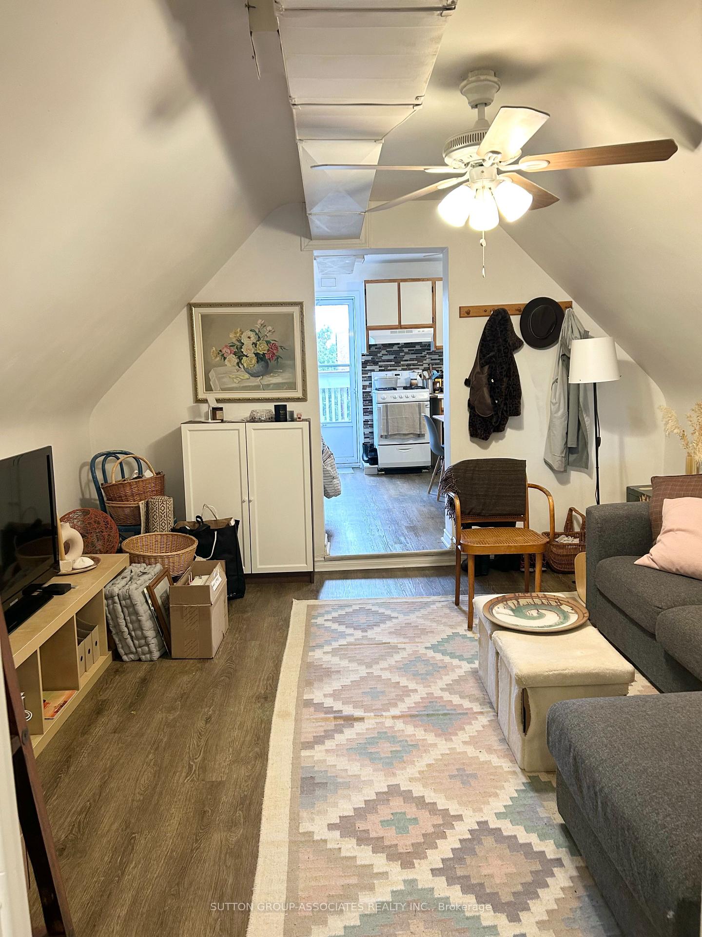 Photo 7 of Unit upper l, 21 Delaware Avenue, Toronto, Palmerston-Little Italy — HOMEH