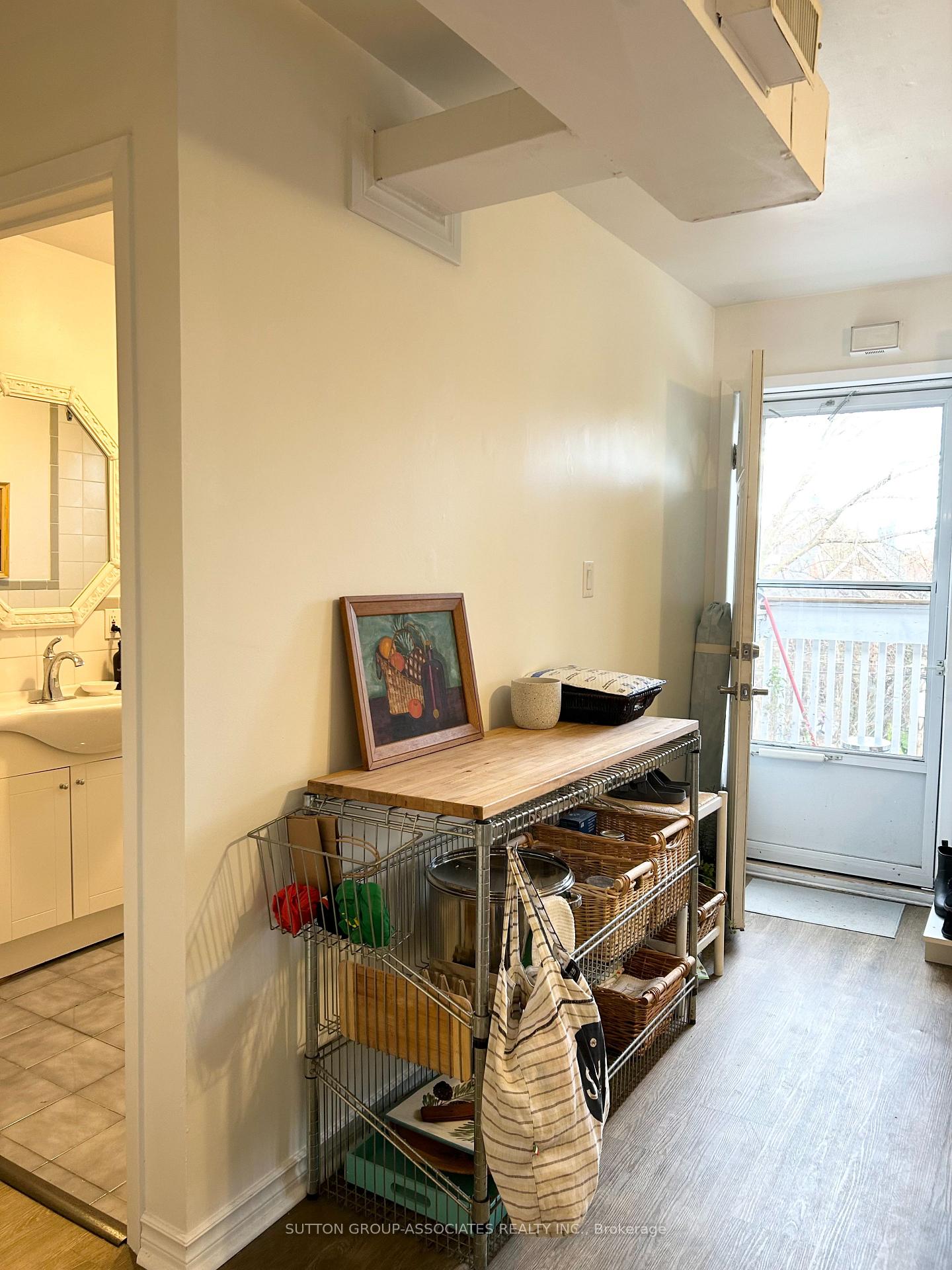 Photo 14 of Unit upper l, 21 Delaware Avenue, Toronto, Palmerston-Little Italy — HOMEH