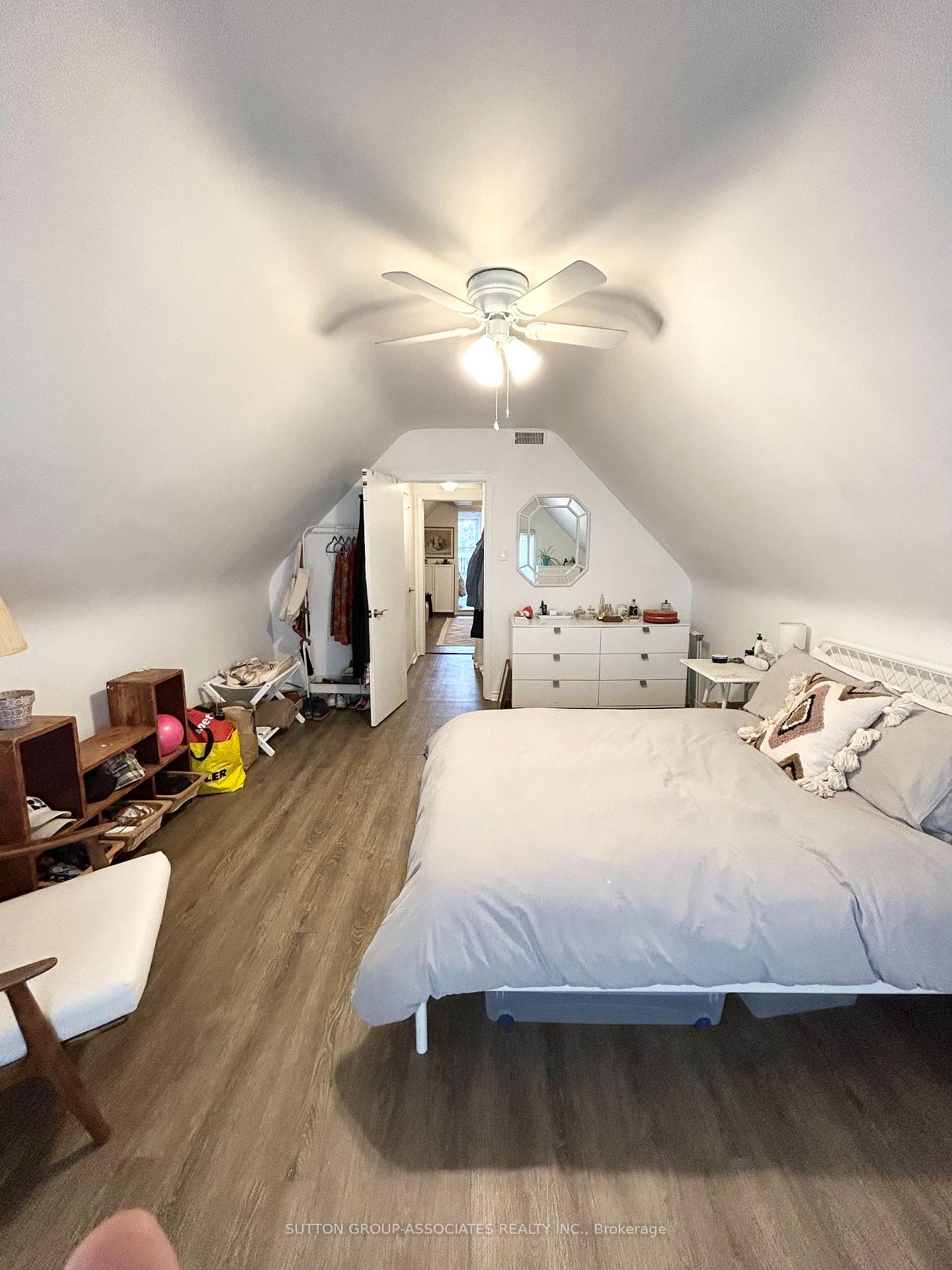 Photo 17 of Unit upper l, 21 Delaware Avenue, Toronto, Palmerston-Little Italy — HOMEH