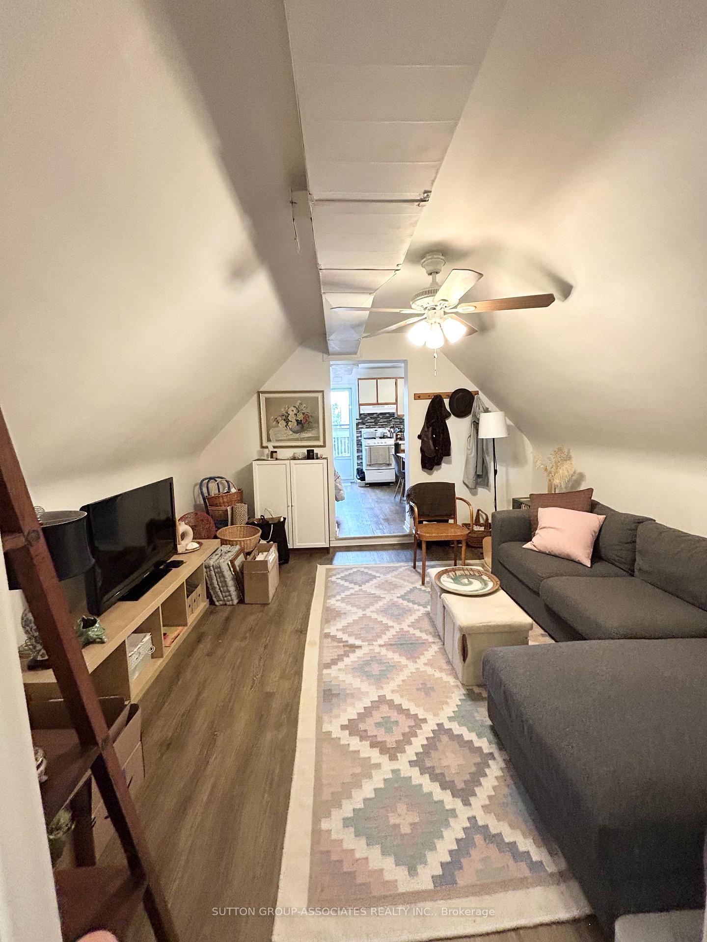 Photo 15 of Unit upper l, 21 Delaware Avenue, Toronto, Palmerston-Little Italy — HOMEH