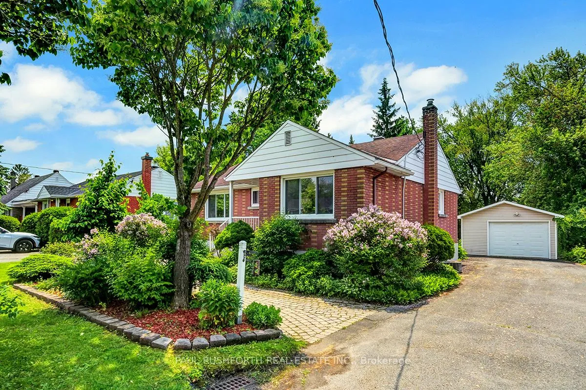 Photo 8 of 20 Mowat Street, Ottawa, Cardinal Heights — HOMEH