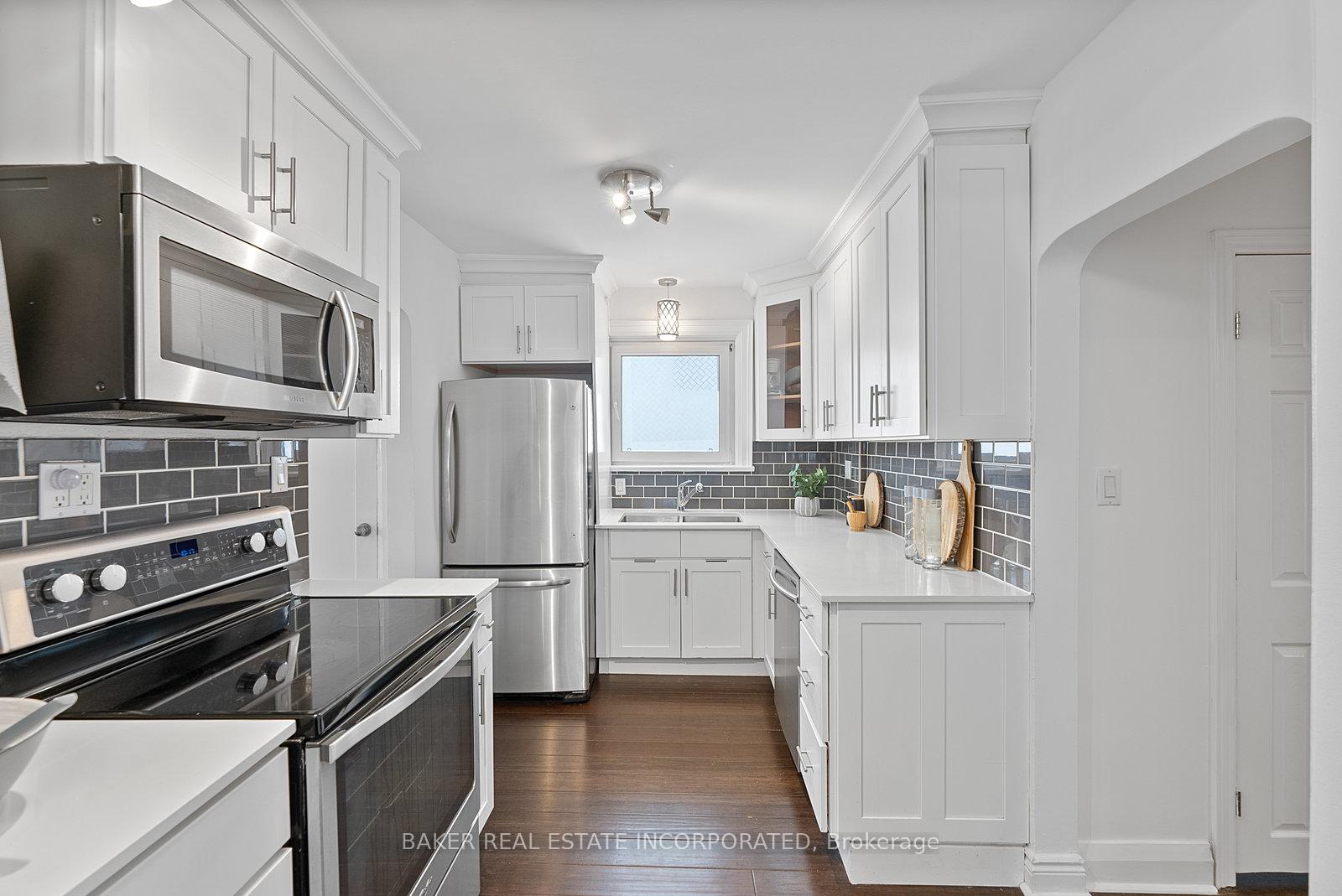 Photo 6 of 82 Vanevery Street, Etobicoke, Mimico — HOMEH