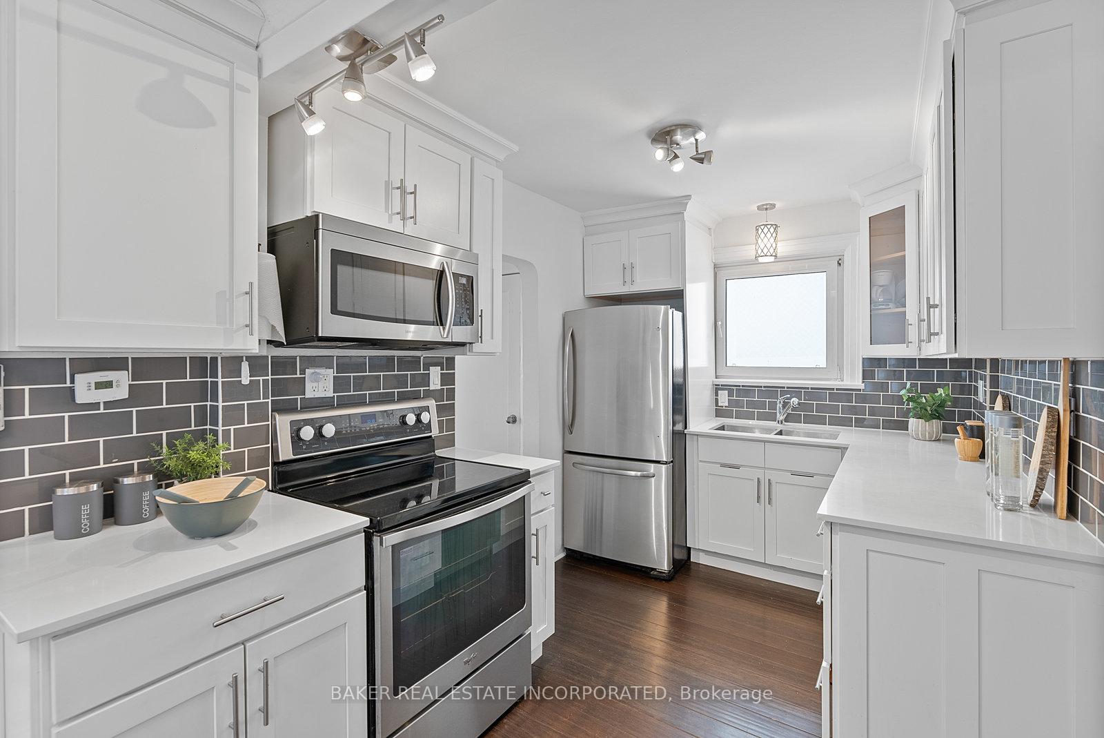 Photo 7 of 82 Vanevery Street, Etobicoke, Mimico — HOMEH
