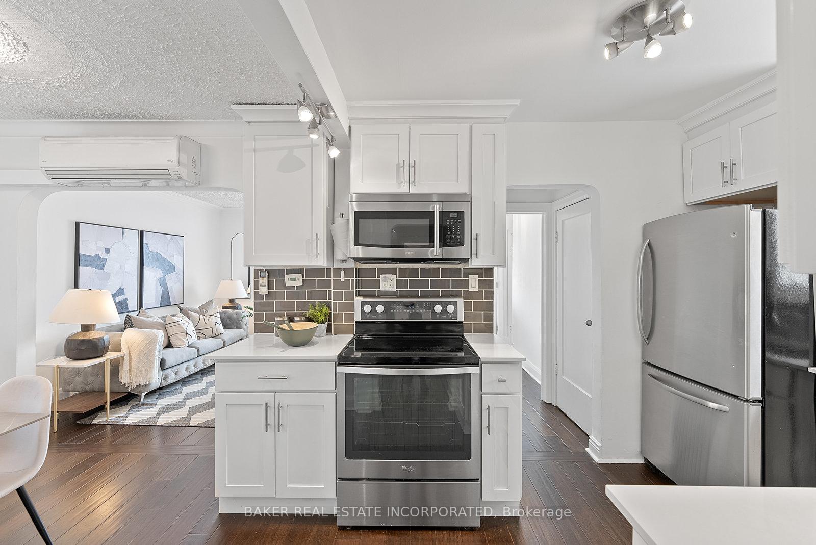Photo 8 of 82 Vanevery Street, Etobicoke, Mimico — HOMEH
