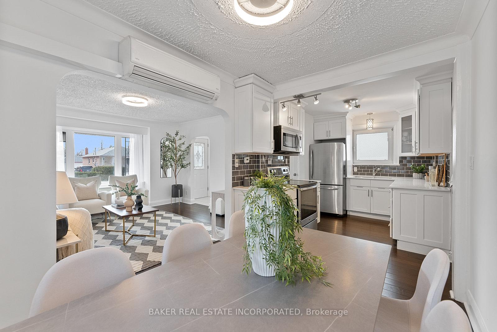 Photo 10 of 82 Vanevery Street, Etobicoke, Mimico — HOMEH