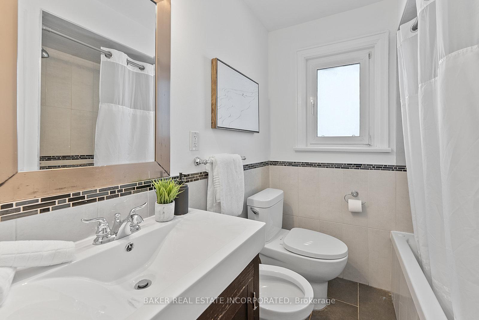 Photo 25 of 82 Vanevery Street, Etobicoke, Mimico — HOMEH