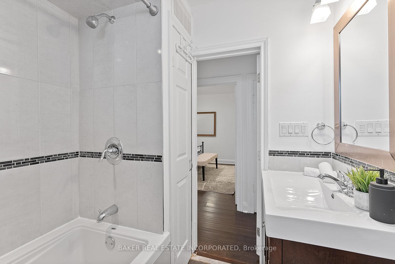 Photo 26 of 82 Vanevery Street, Etobicoke, Mimico — HOMEH