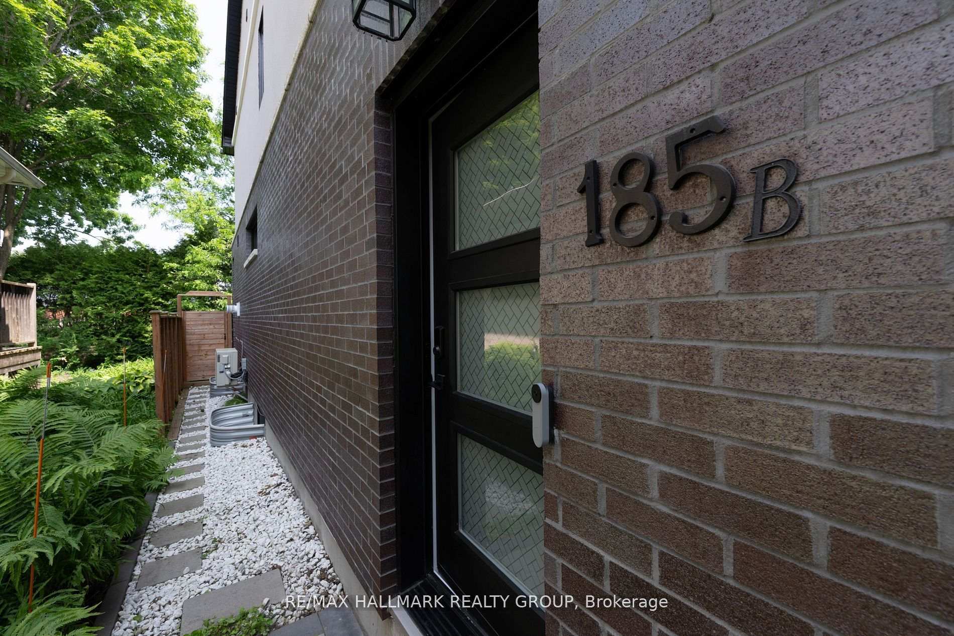 Photo 3 of 185B Carleton Avenue, Ottawa, Ottawa West/Tunneys Pasture — HOMEH