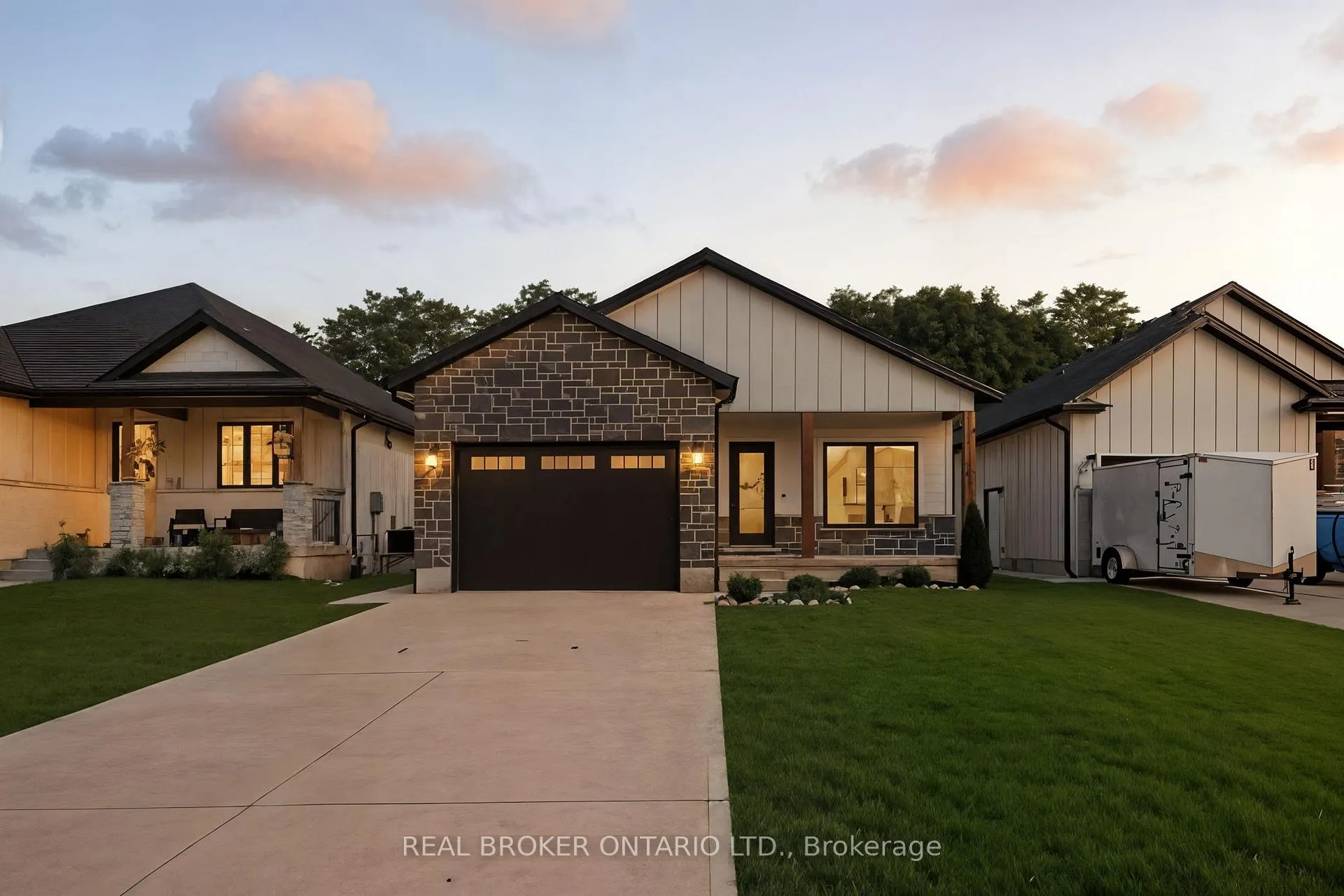 Front of 7 Macneil Court