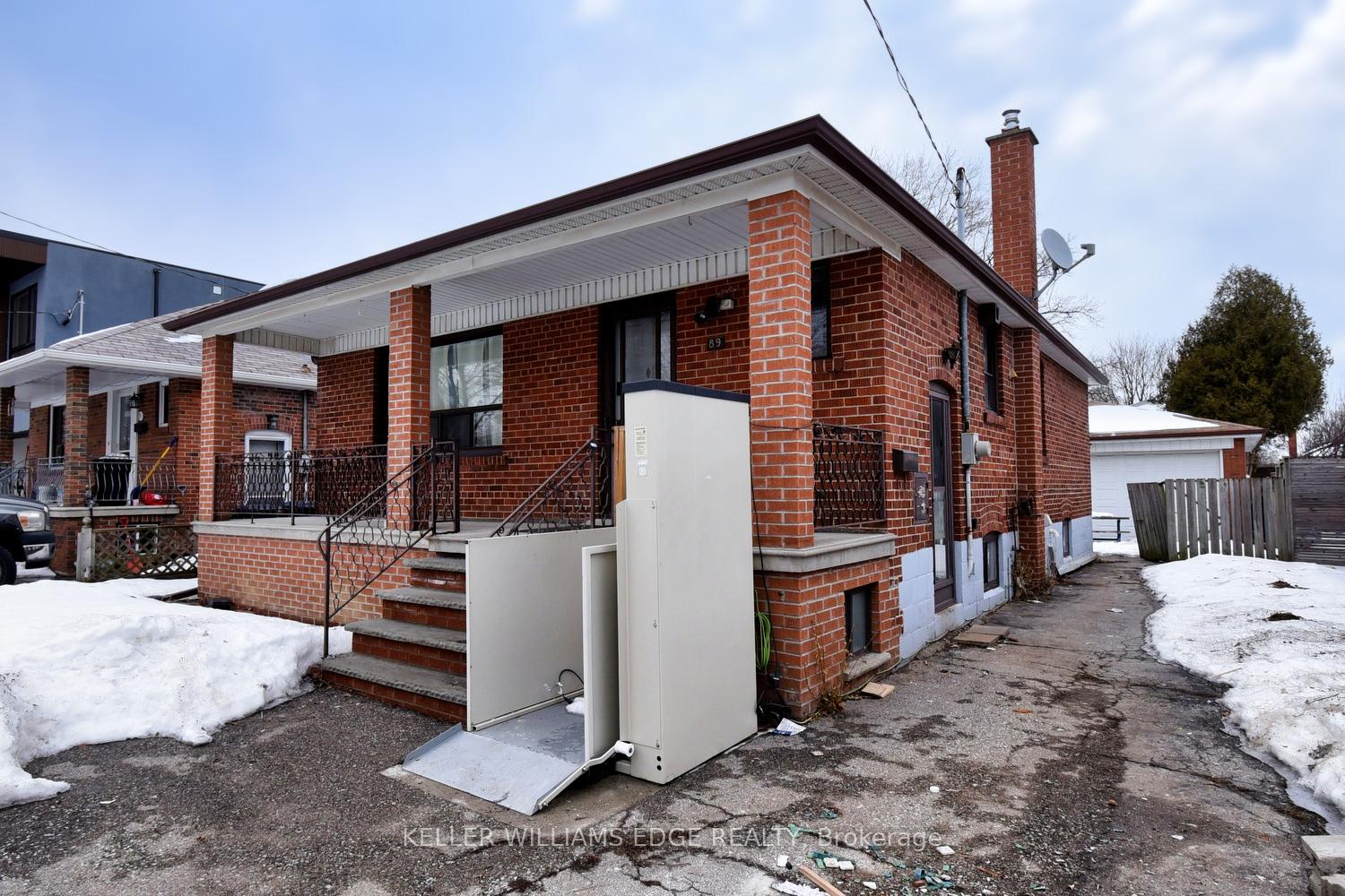 Photo 2 of 89 North Carson Street, Etobicoke, Alderwood — HOMEH