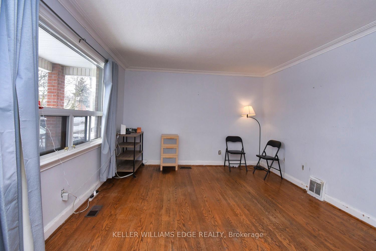 Photo 5 of 89 North Carson Street, Etobicoke, Alderwood — HOMEH