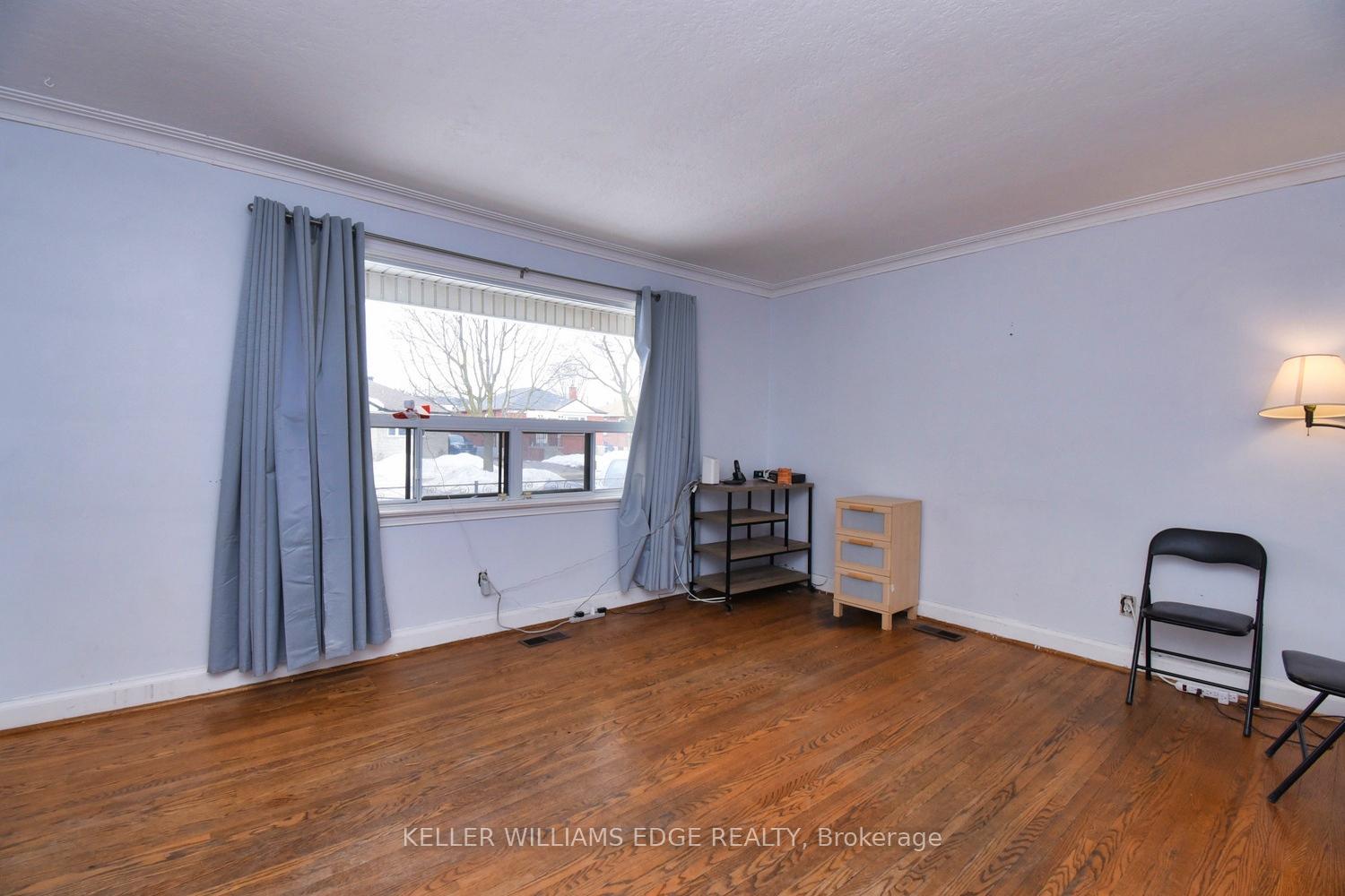 Photo 7 of 89 North Carson Street, Etobicoke, Alderwood — HOMEH