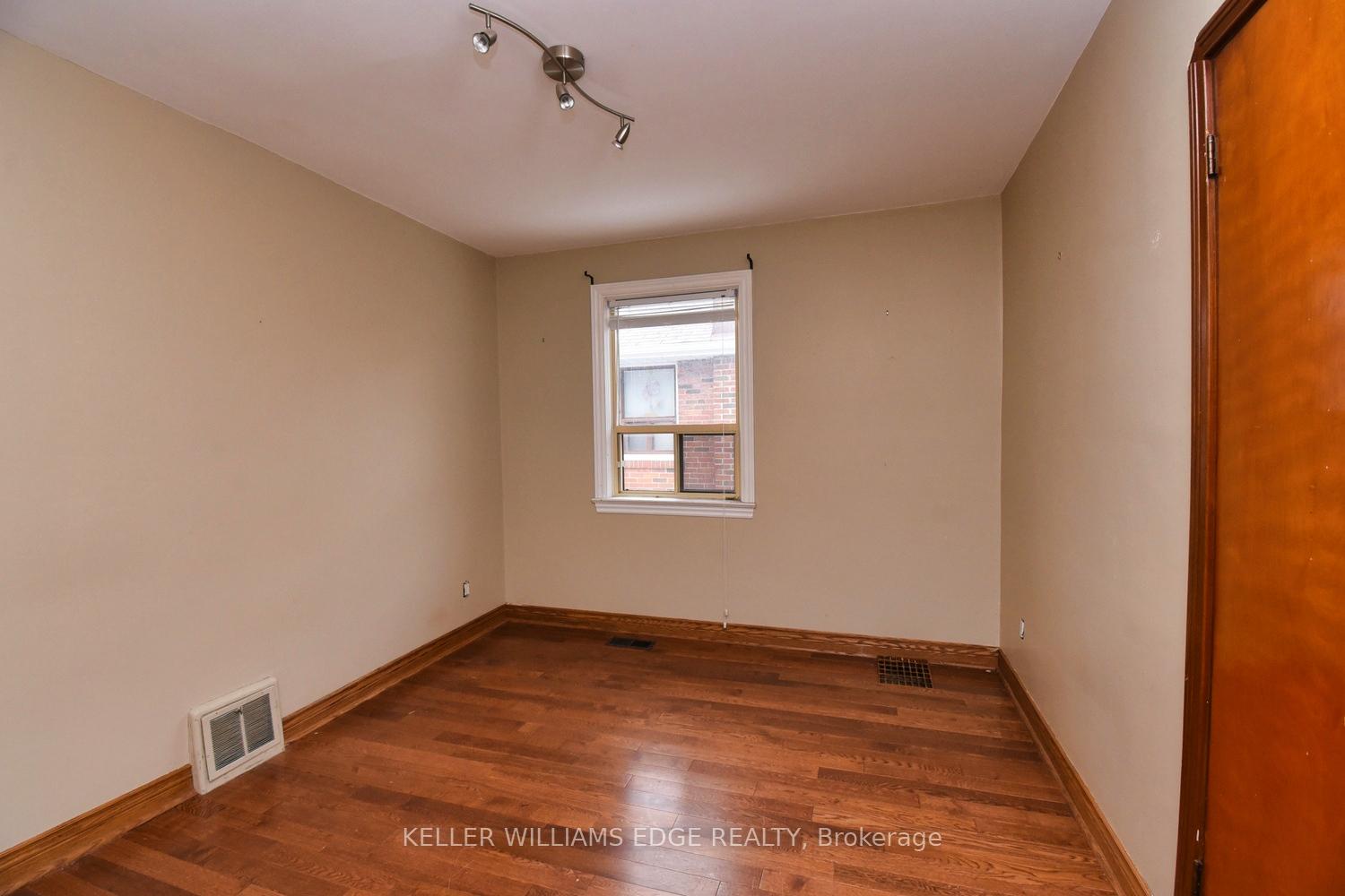 Photo 13 of 89 North Carson Street, Etobicoke, Alderwood — HOMEH
