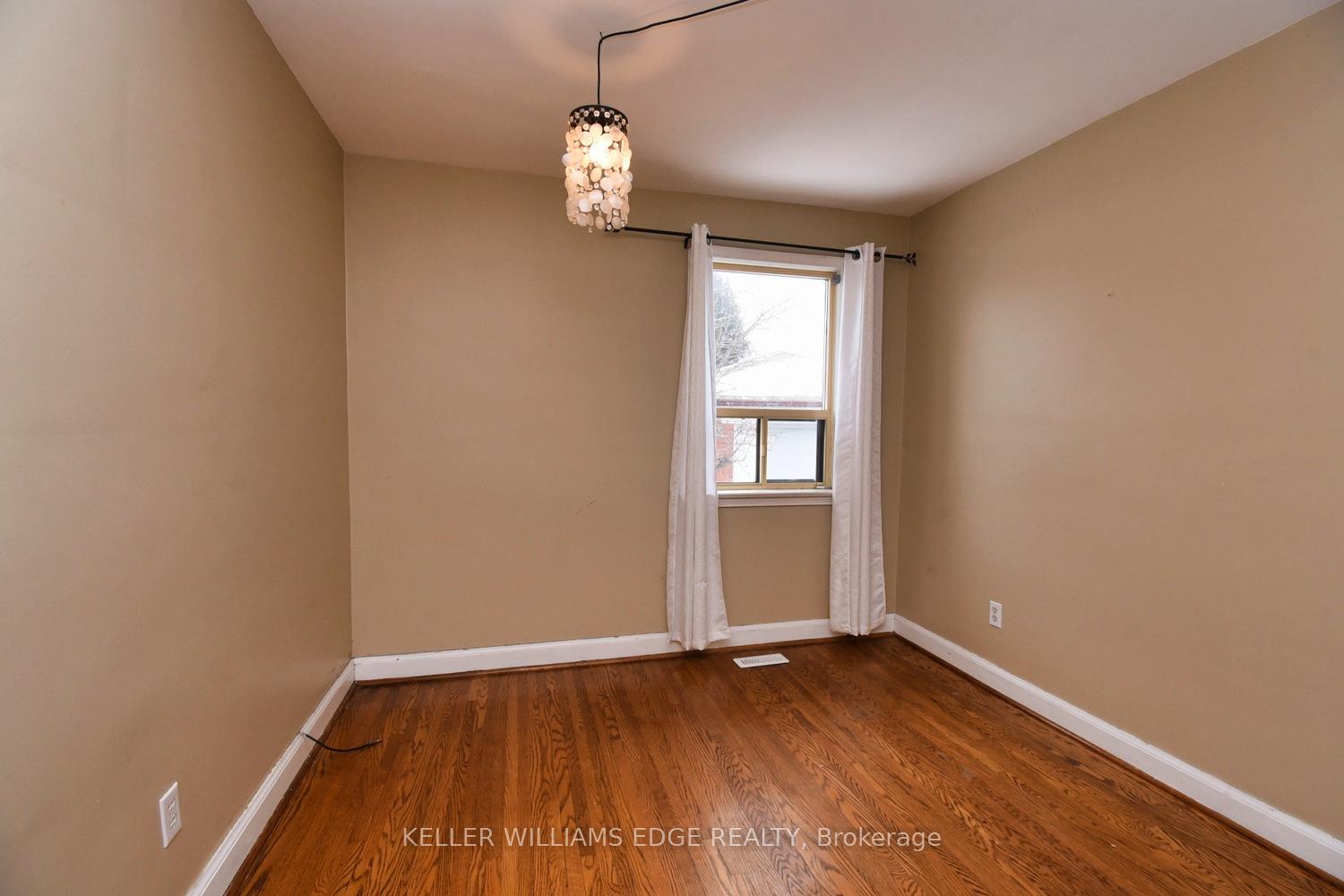 Photo 15 of 89 North Carson Street, Etobicoke, Alderwood — HOMEH
