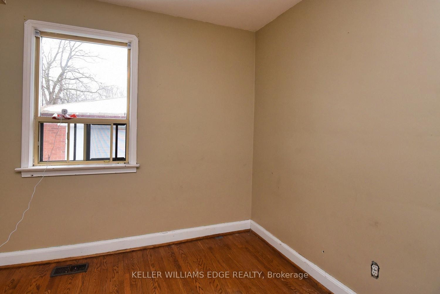 Photo 16 of 89 North Carson Street, Etobicoke, Alderwood — HOMEH