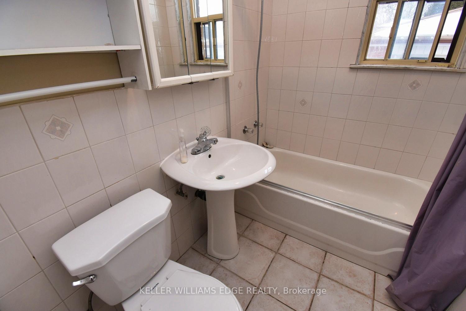 Photo 17 of 89 North Carson Street, Etobicoke, Alderwood — HOMEH