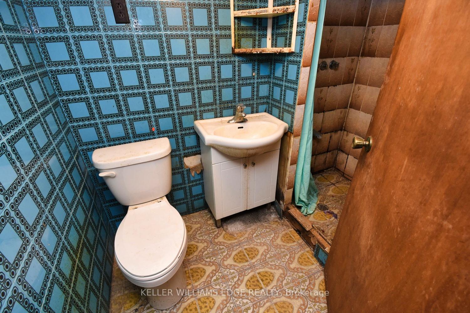 Photo 19 of 89 North Carson Street, Etobicoke, Alderwood — HOMEH