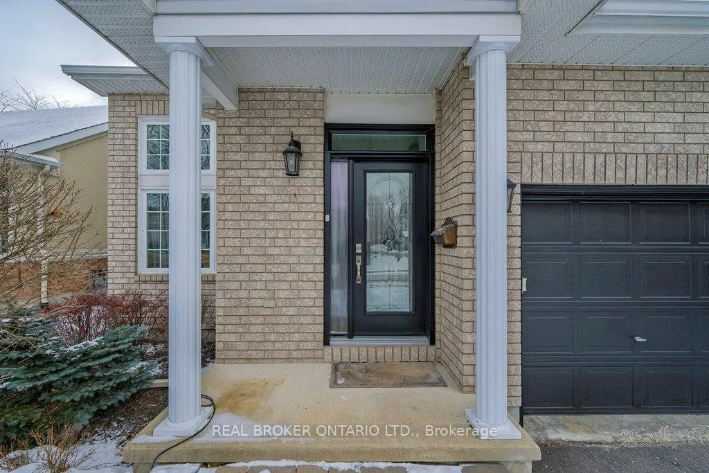Photo 9 of 45 Paxton Lane, Ottawa, Blackburn Hamlet — HOMEH