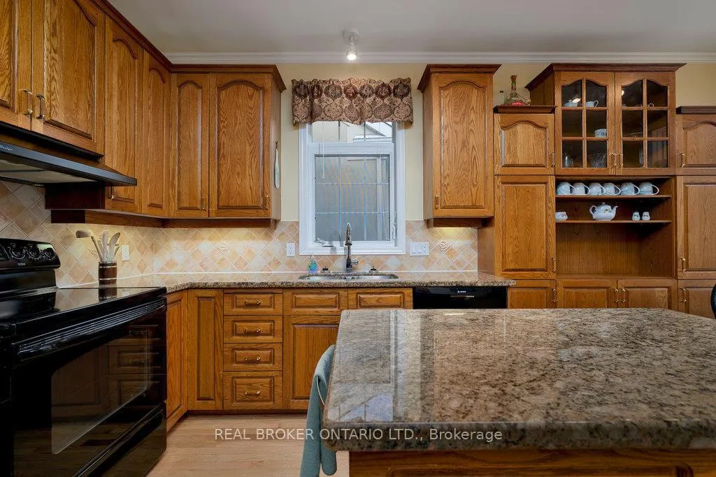 Photo 37 of 45 Paxton Lane, Ottawa, Blackburn Hamlet — HOMEH
