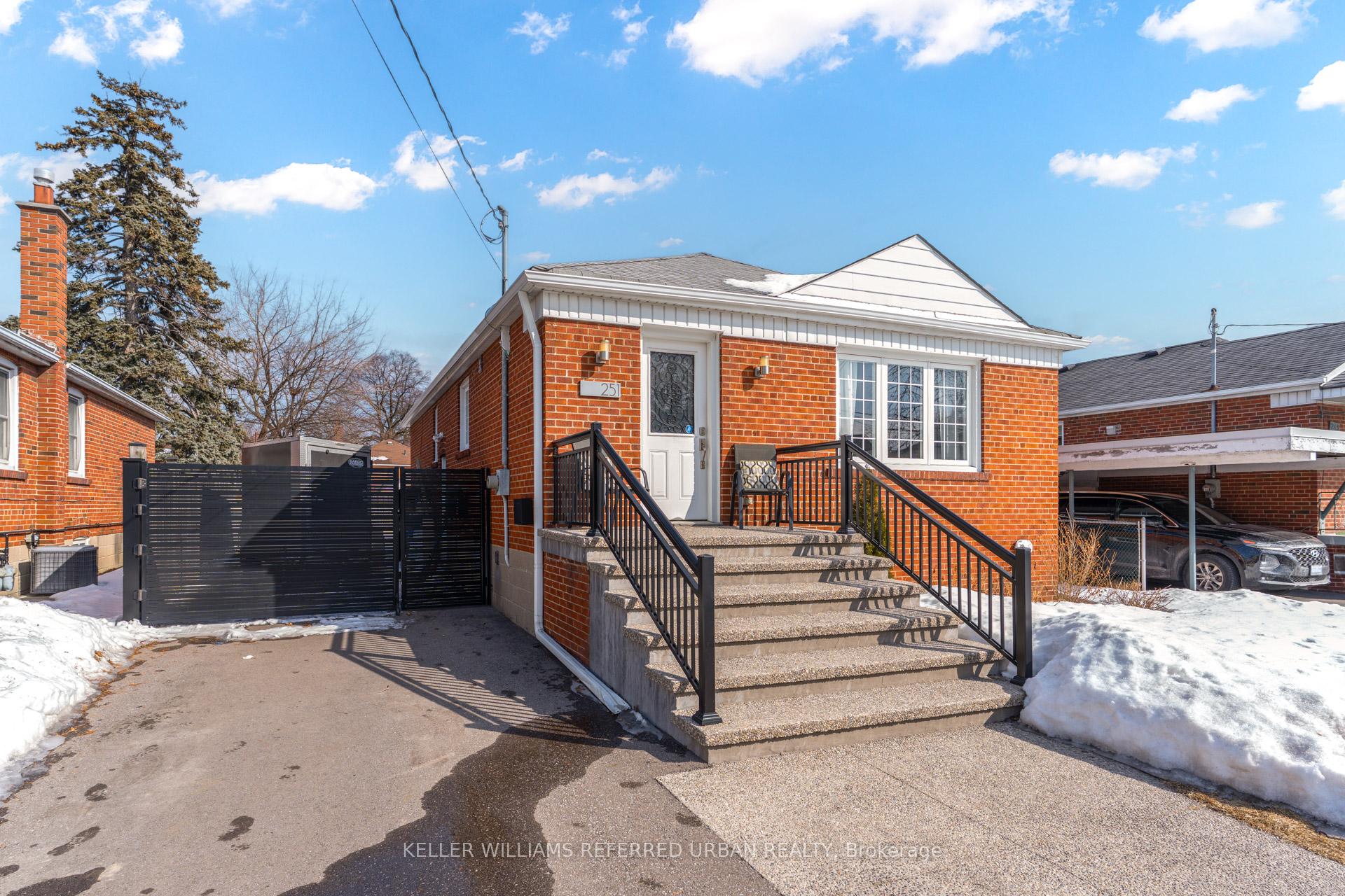 Photo 2 of 251 Sheldon Avenue, Etobicoke, Alderwood — HOMEH