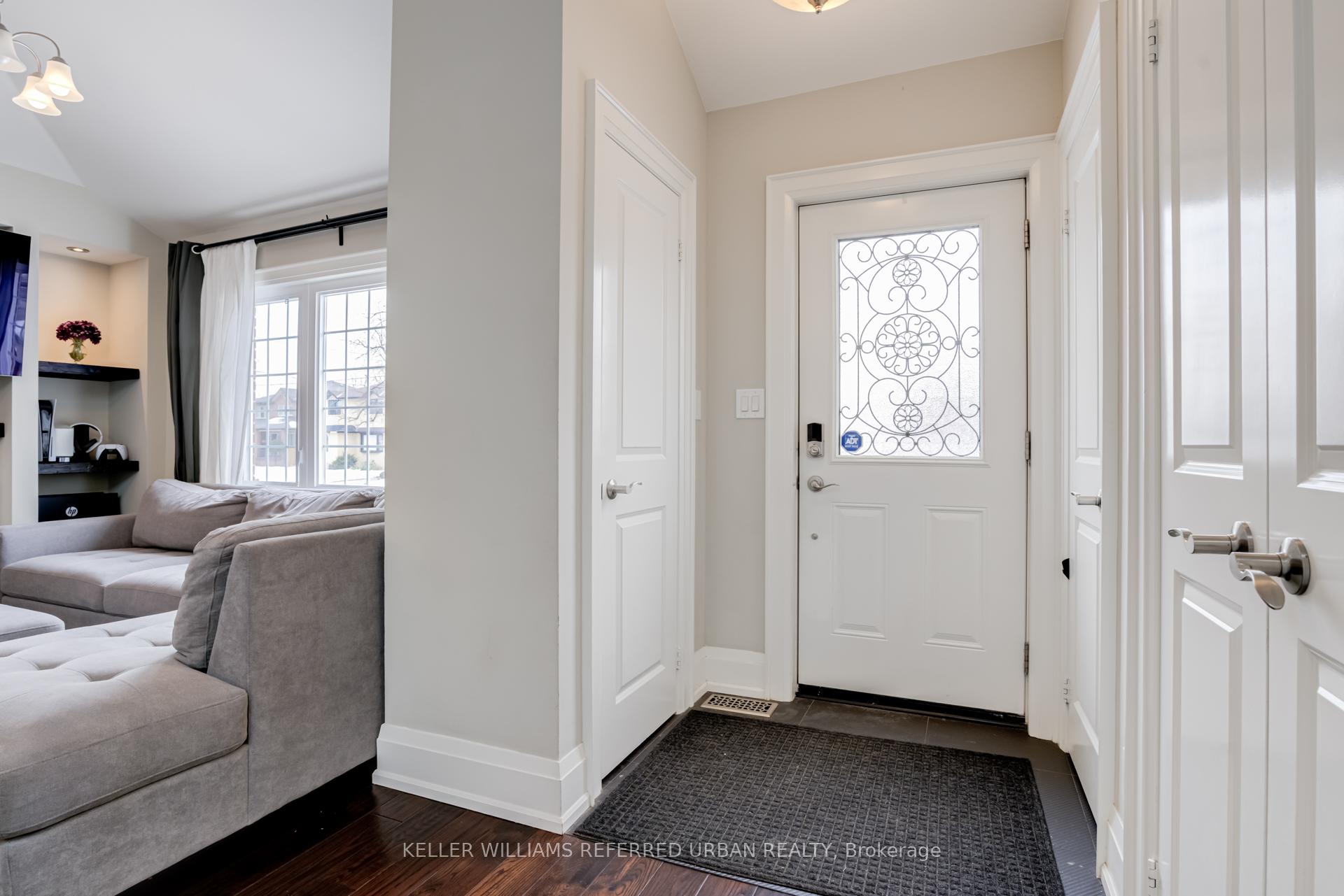 Photo 6 of 251 Sheldon Avenue, Etobicoke, Alderwood — HOMEH