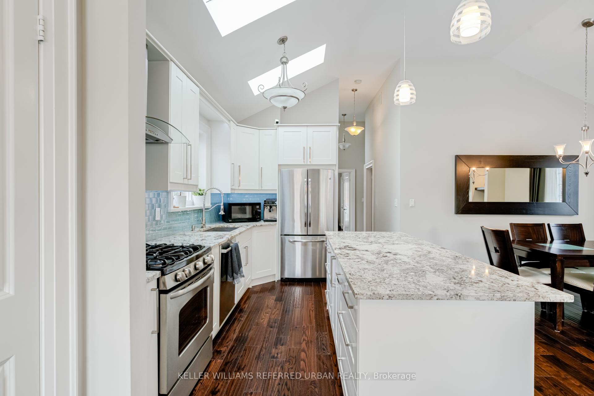 Photo 12 of 251 Sheldon Avenue, Etobicoke, Alderwood — HOMEH