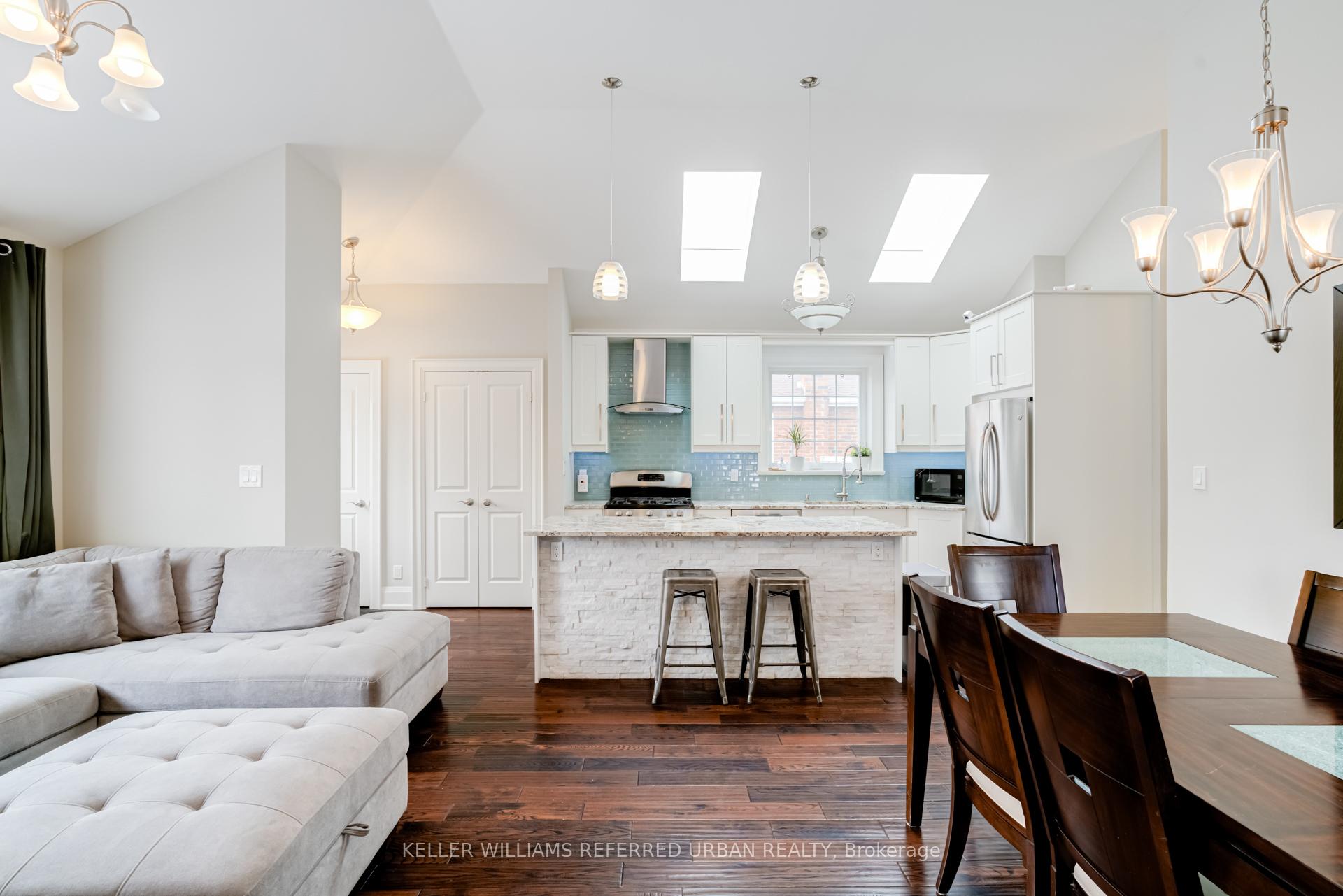 Photo 13 of 251 Sheldon Avenue, Etobicoke, Alderwood — HOMEH
