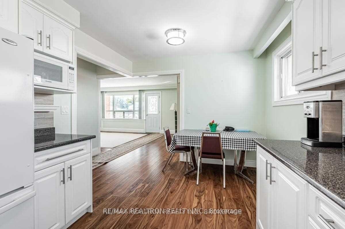 Photo 6 of 33 Long Branch Avenue, Etobicoke, Long Branch — HOMEH