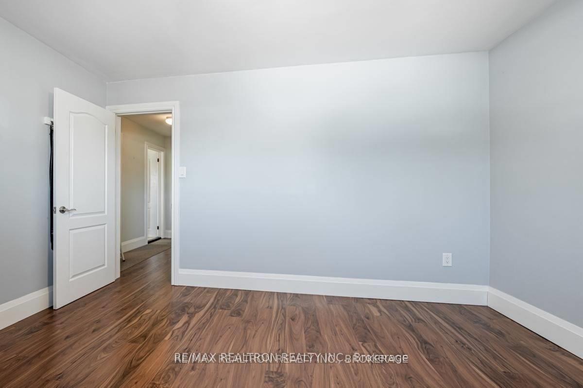 Photo 12 of 33 Long Branch Avenue, Etobicoke, Long Branch — HOMEH