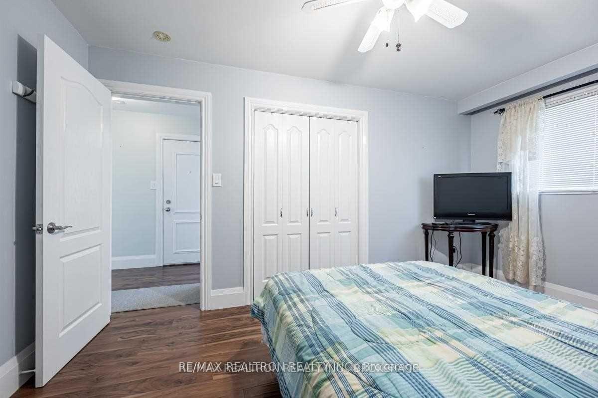 Photo 14 of 33 Long Branch Avenue, Etobicoke, Long Branch — HOMEH
